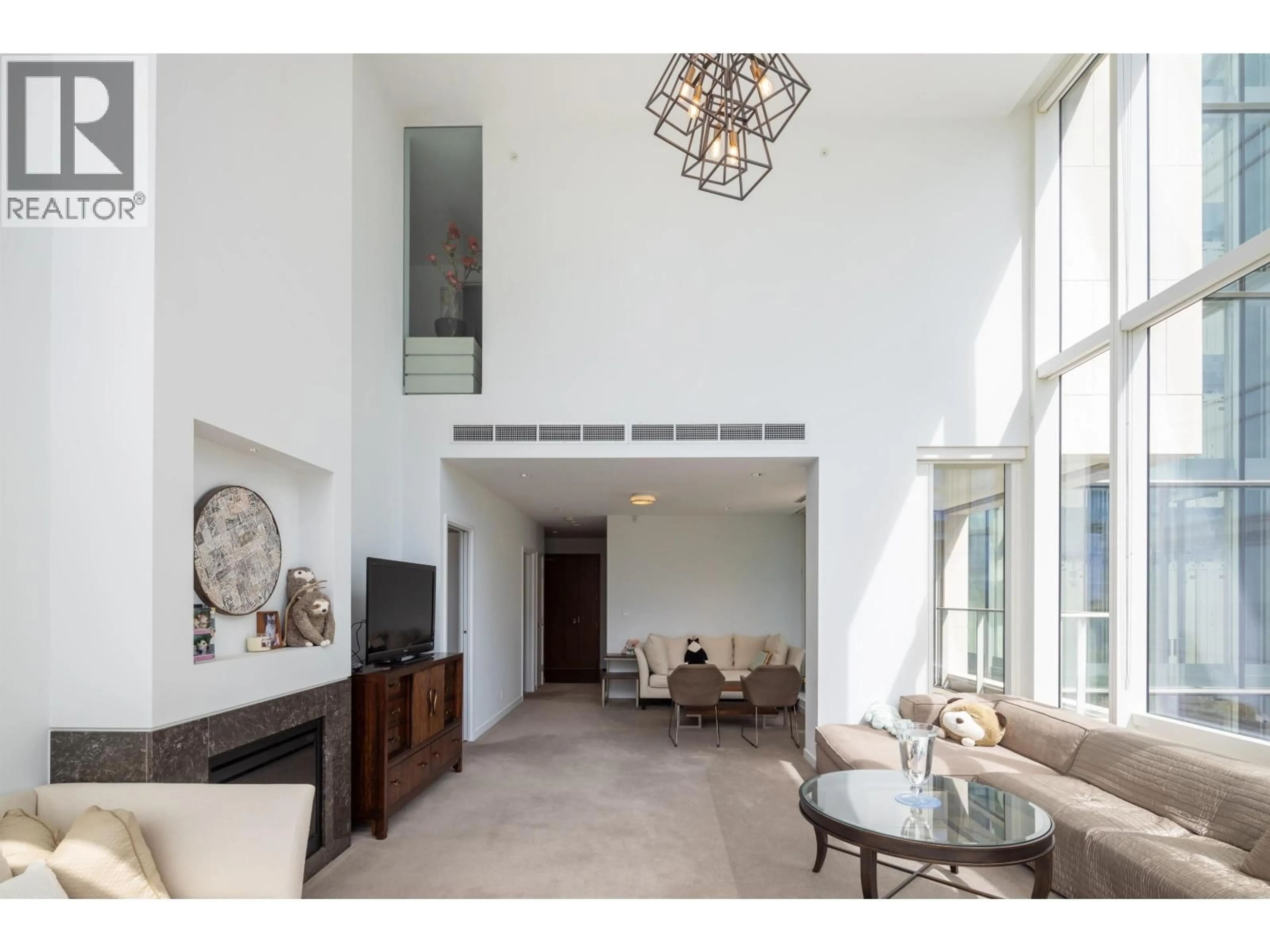 Indoor foyer for 306 - 5131 BRIGHOUSE WAY, Richmond British Columbia V7C0A6