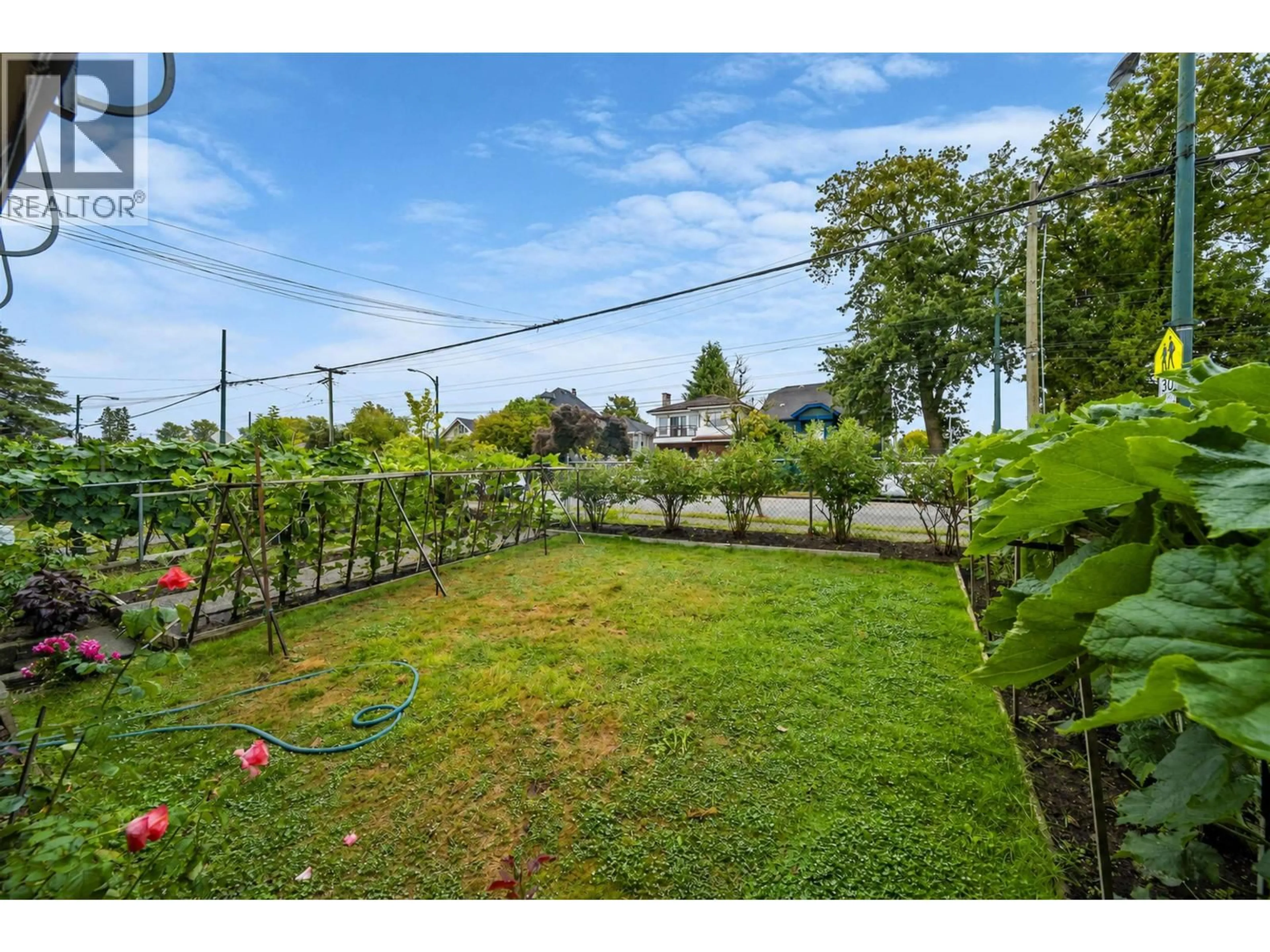 A pic from outside/outdoor area/front of a property/back of a property/a pic from drone, unknown for 4657 SLOCAN STREET, Vancouver British Columbia V5R1Z8