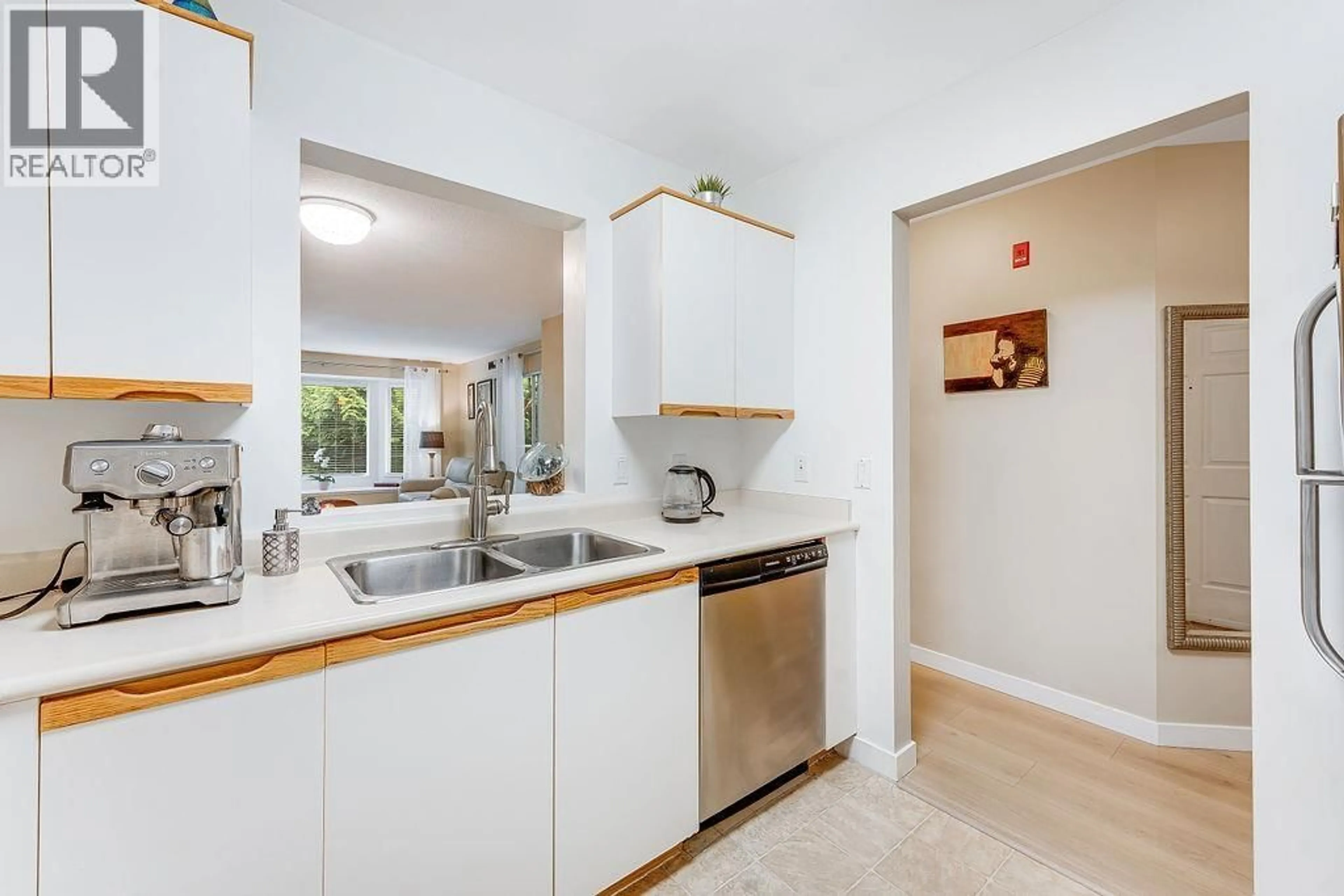 Standard kitchen, unknown for 205 - 6860 RUMBLE STREET, Burnaby British Columbia V5E1A8