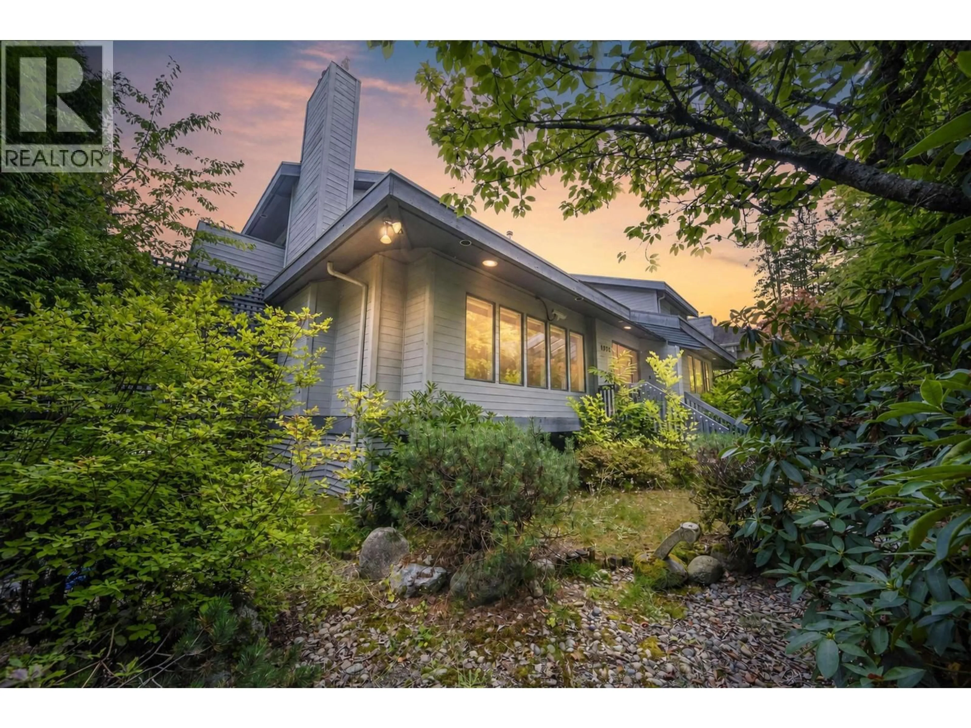 Unknown for 1975 18TH AVENUE, Vancouver British Columbia V6J2N6