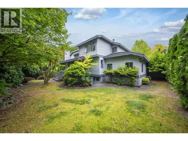 1975 18TH AVENUE, Vancouver 3