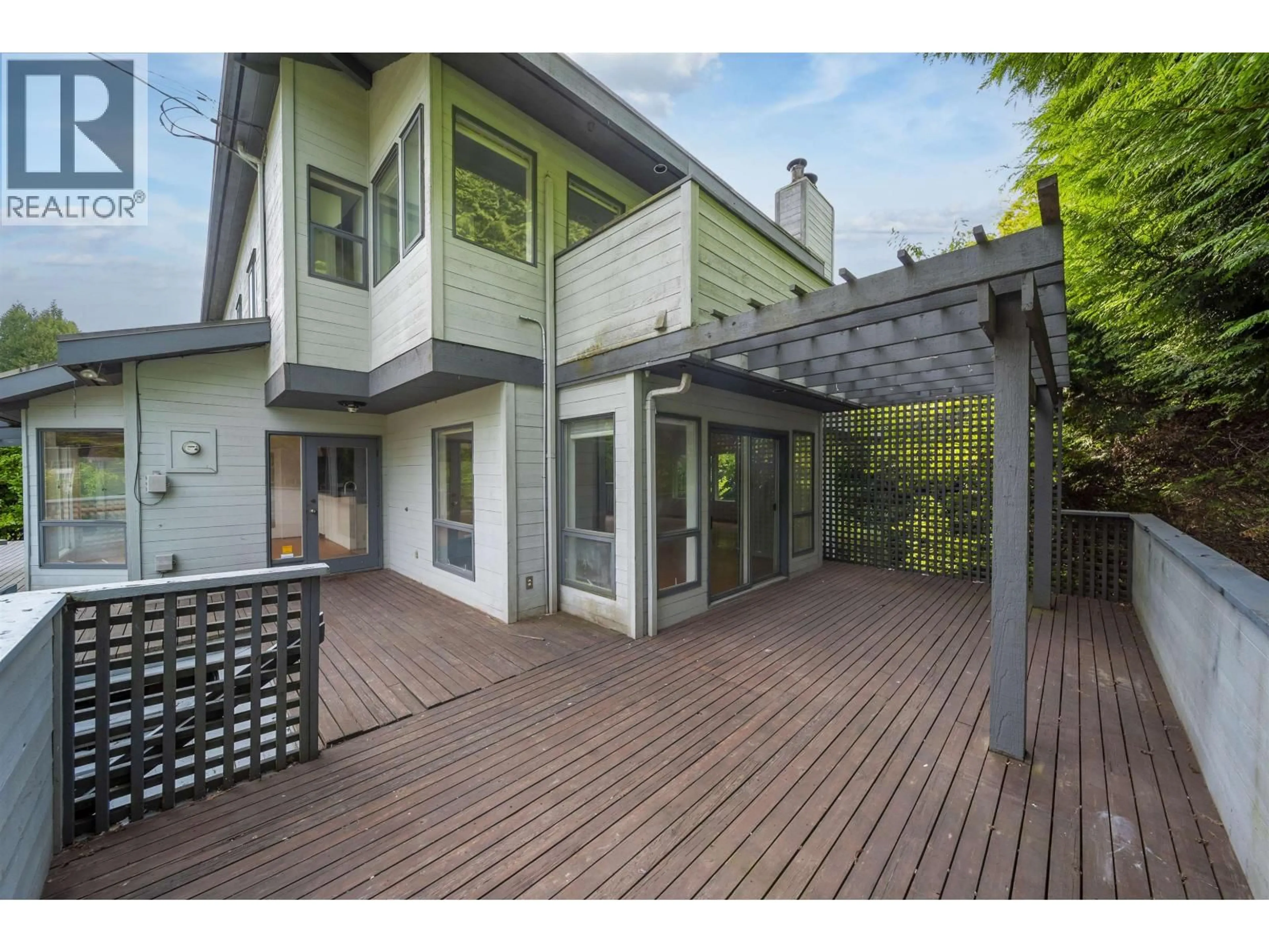 Patio, street for 1975 18TH AVENUE, Vancouver British Columbia V6J2N6
