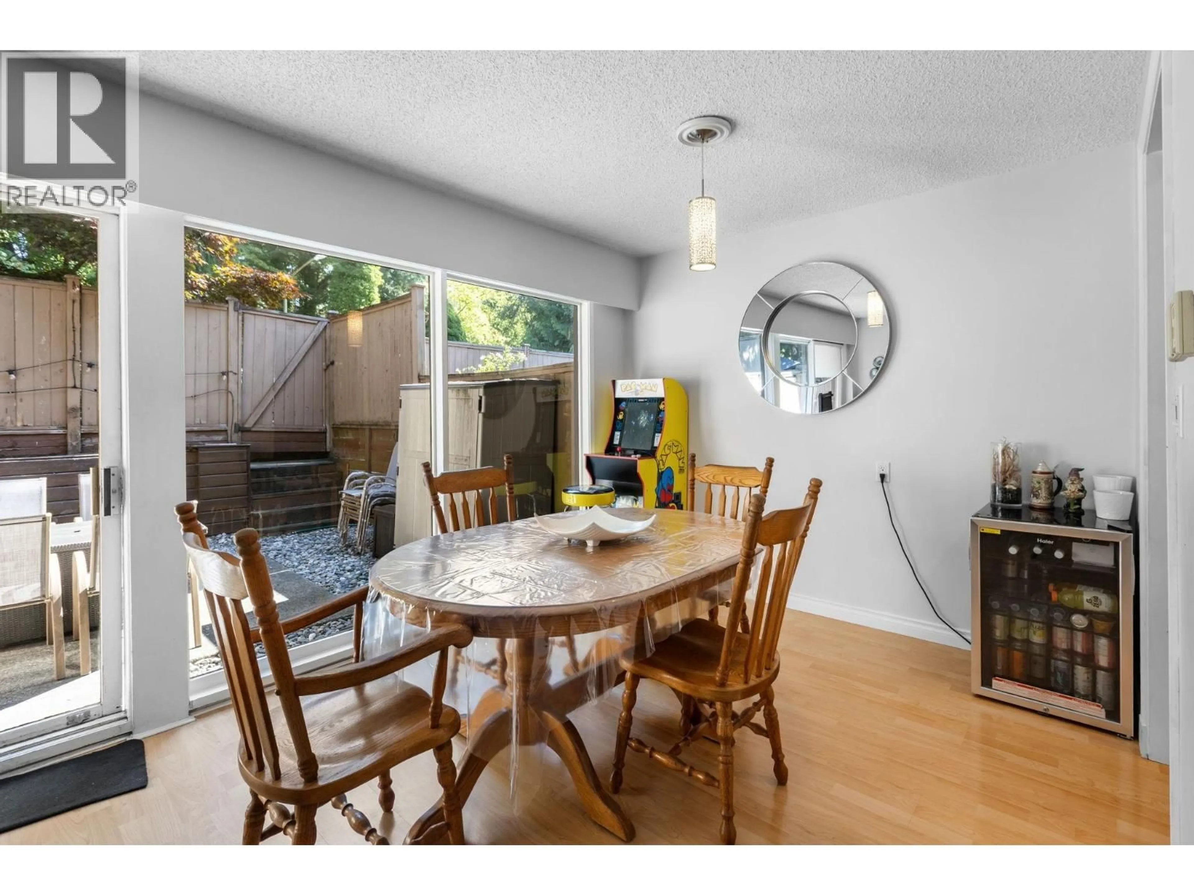 Dining room, unknown for 9010 CENTAURUS CIRCLE, Burnaby British Columbia V3J1C2