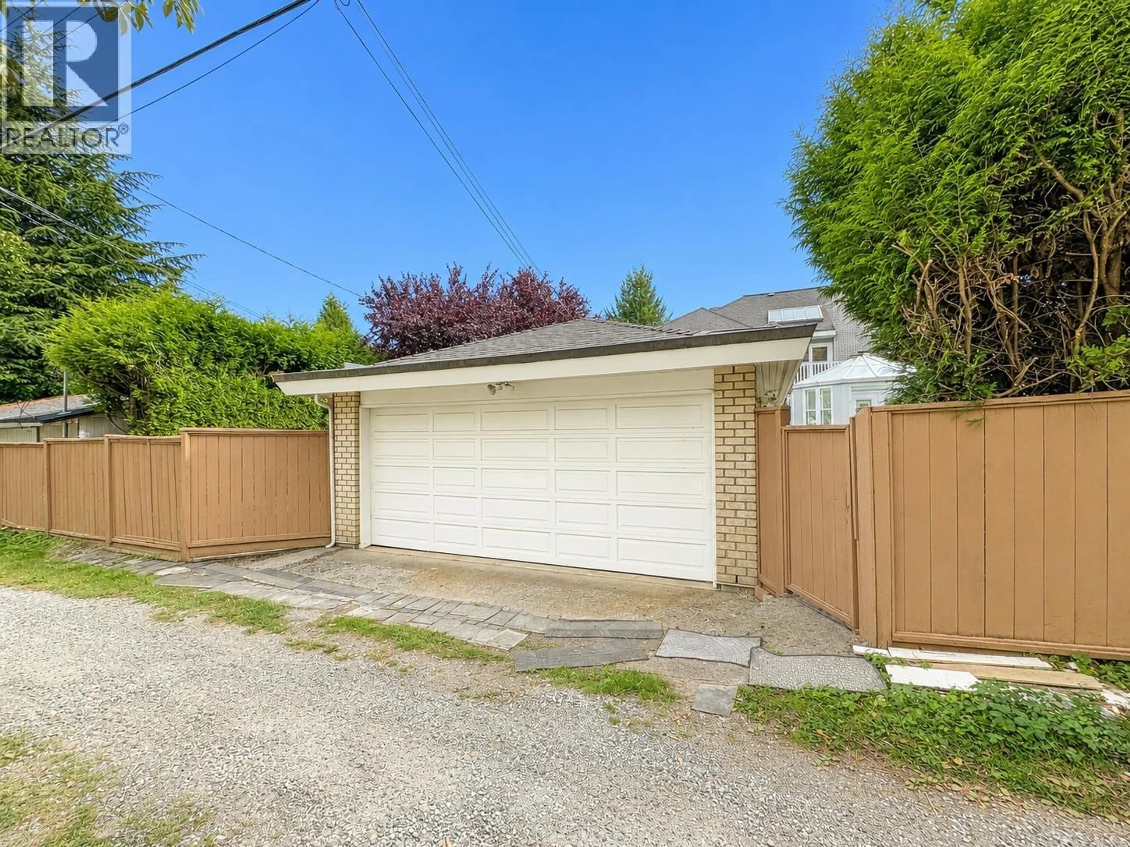 A pic from outside/outdoor area/front of a property/back of a property/a pic from drone, street for 1277 KING EDWARD AVENUE, Vancouver British Columbia V6H1Z8