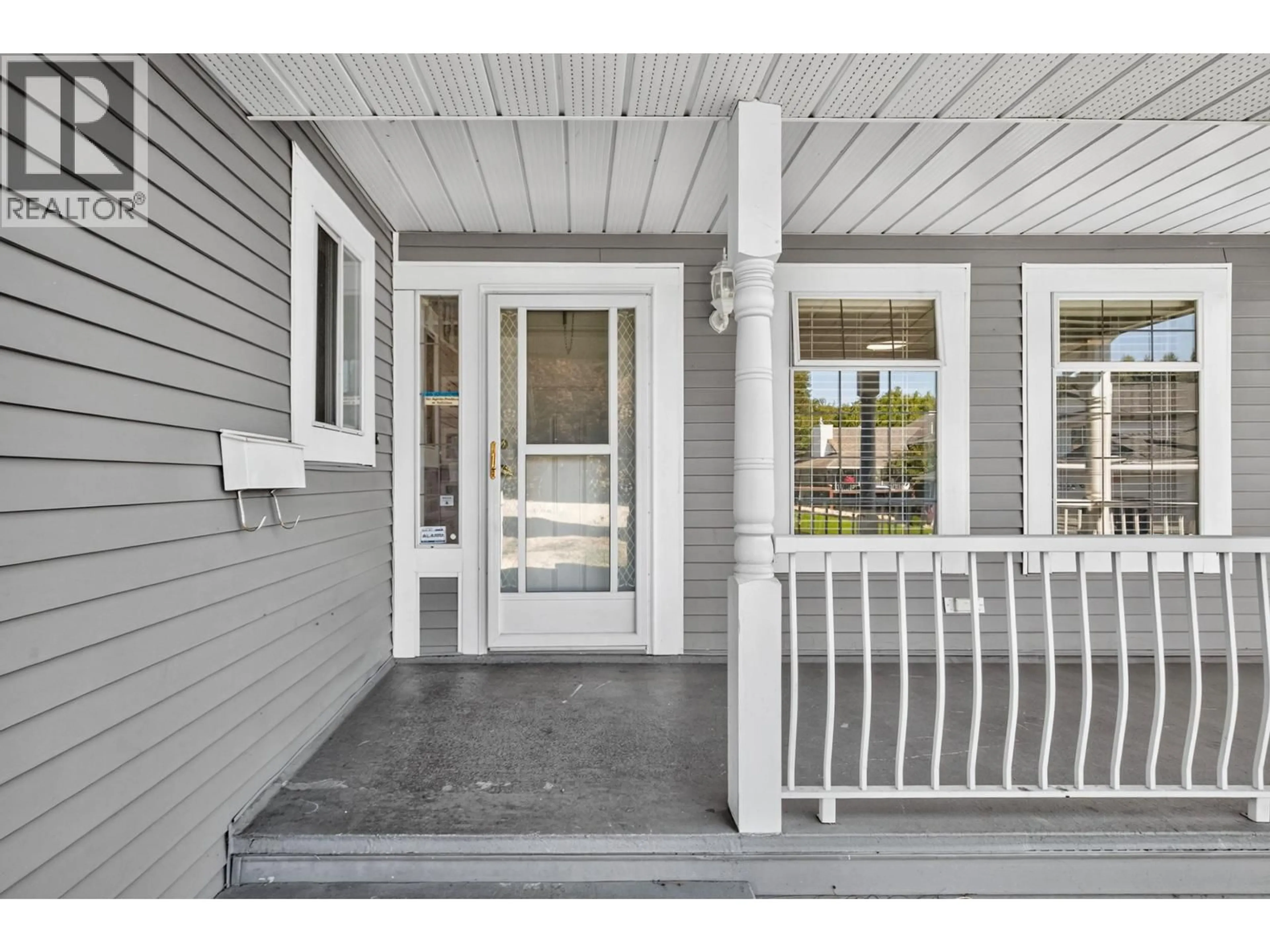 Indoor entryway for 20328 DALE DRIVE, Maple Ridge British Columbia V2X8V6