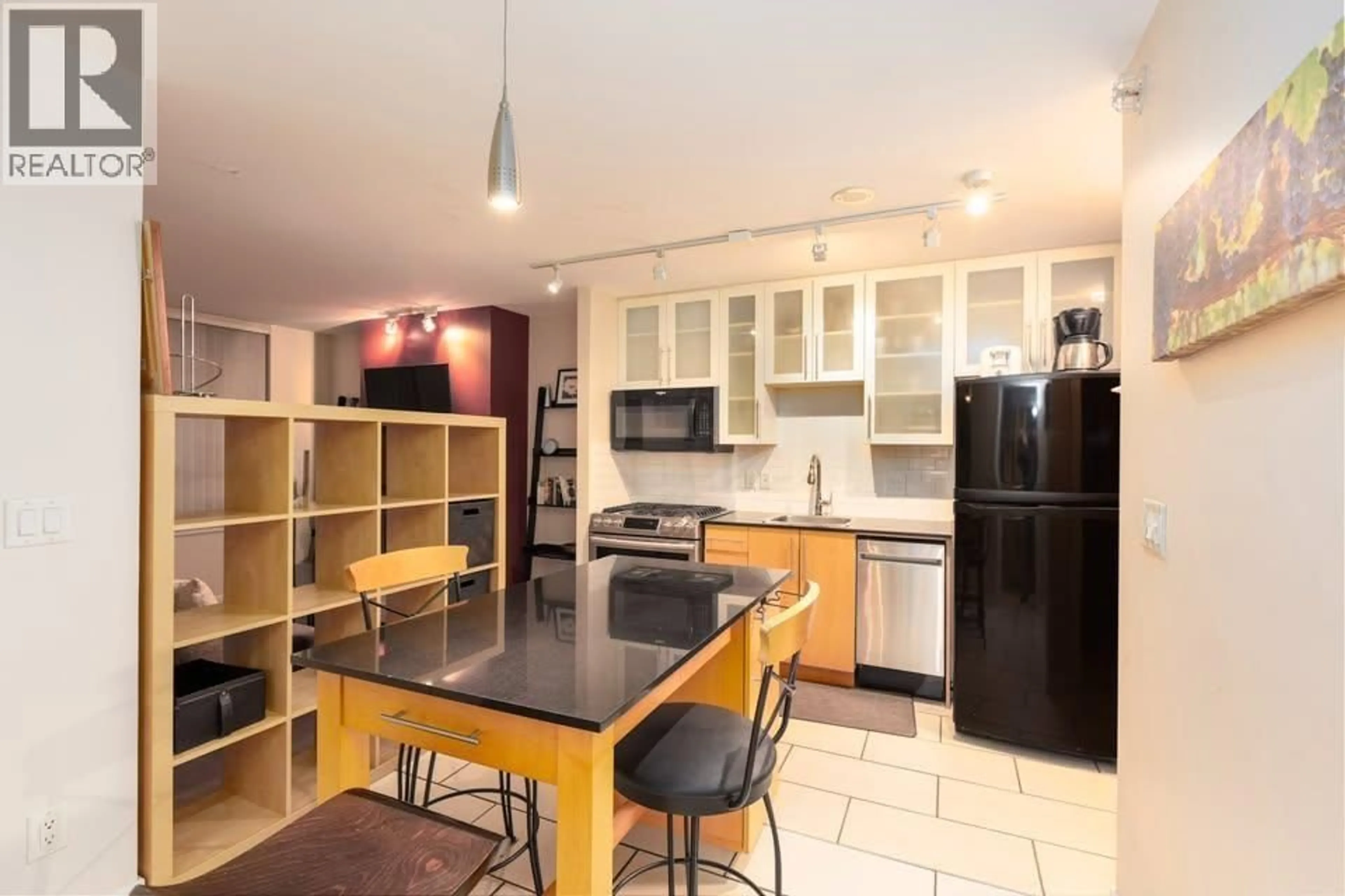 Standard kitchen, ceramic/tile floor for 401 - 1225 RICHARDS STREET, Vancouver British Columbia V6B1E6