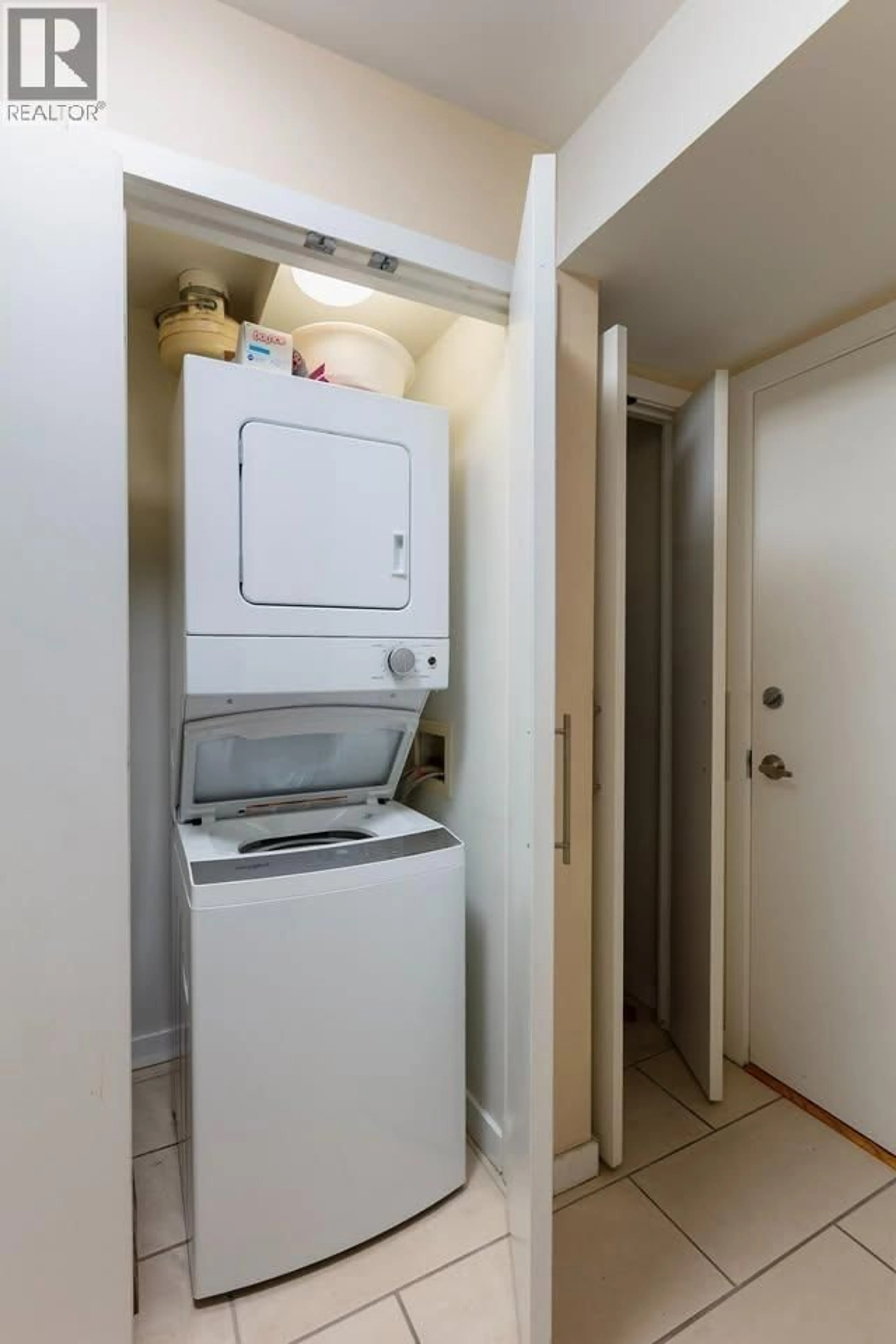 Laundry room for 401 - 1225 RICHARDS STREET, Vancouver British Columbia V6B1E6