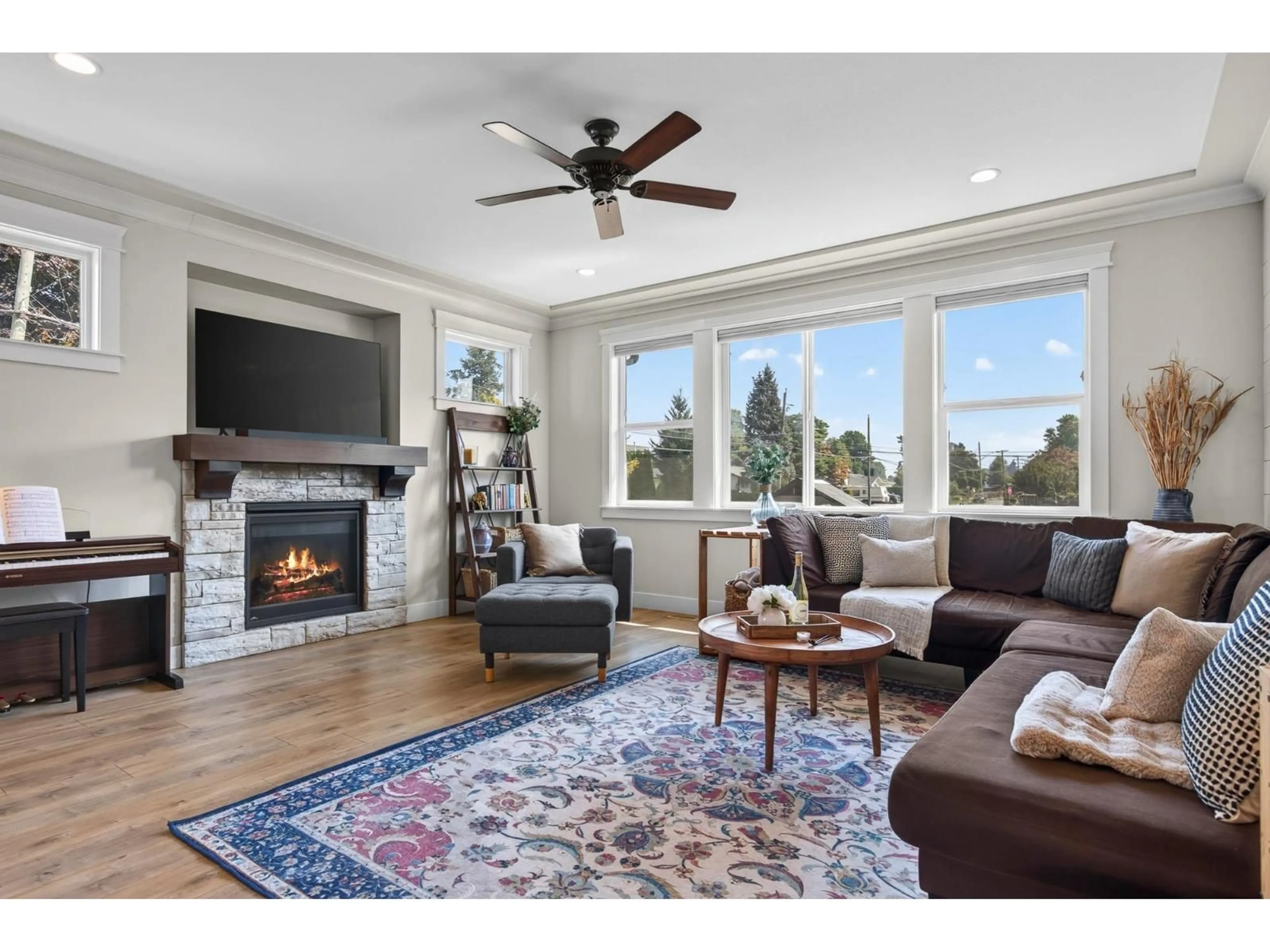 Living room with furniture, unknown for 6628 REID ROAD, Chilliwack British Columbia V2R2Z8