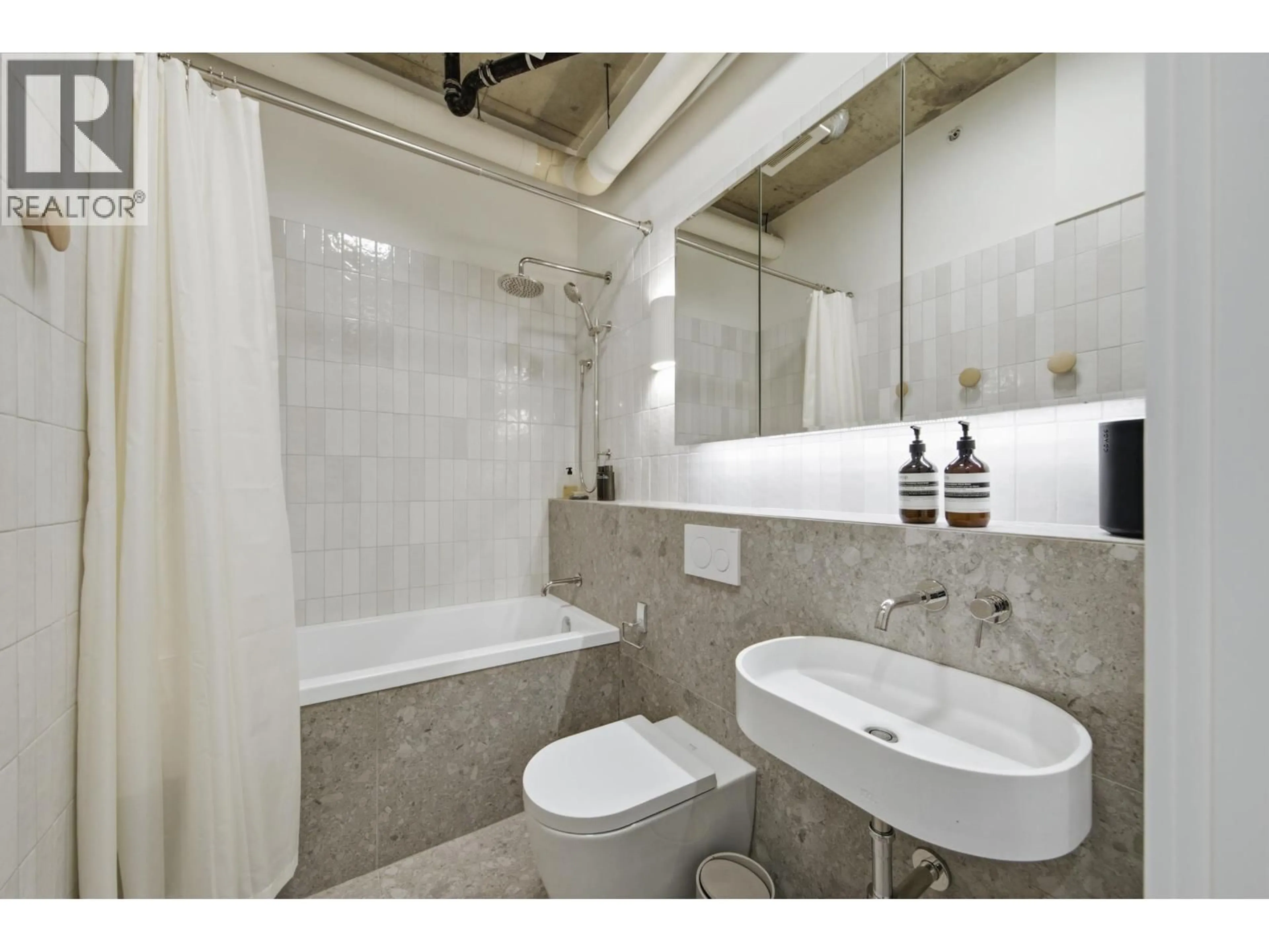 Standard bathroom, ceramic/tile floor for 604 - 495 6TH AVENUE, Vancouver British Columbia V5Y1L3