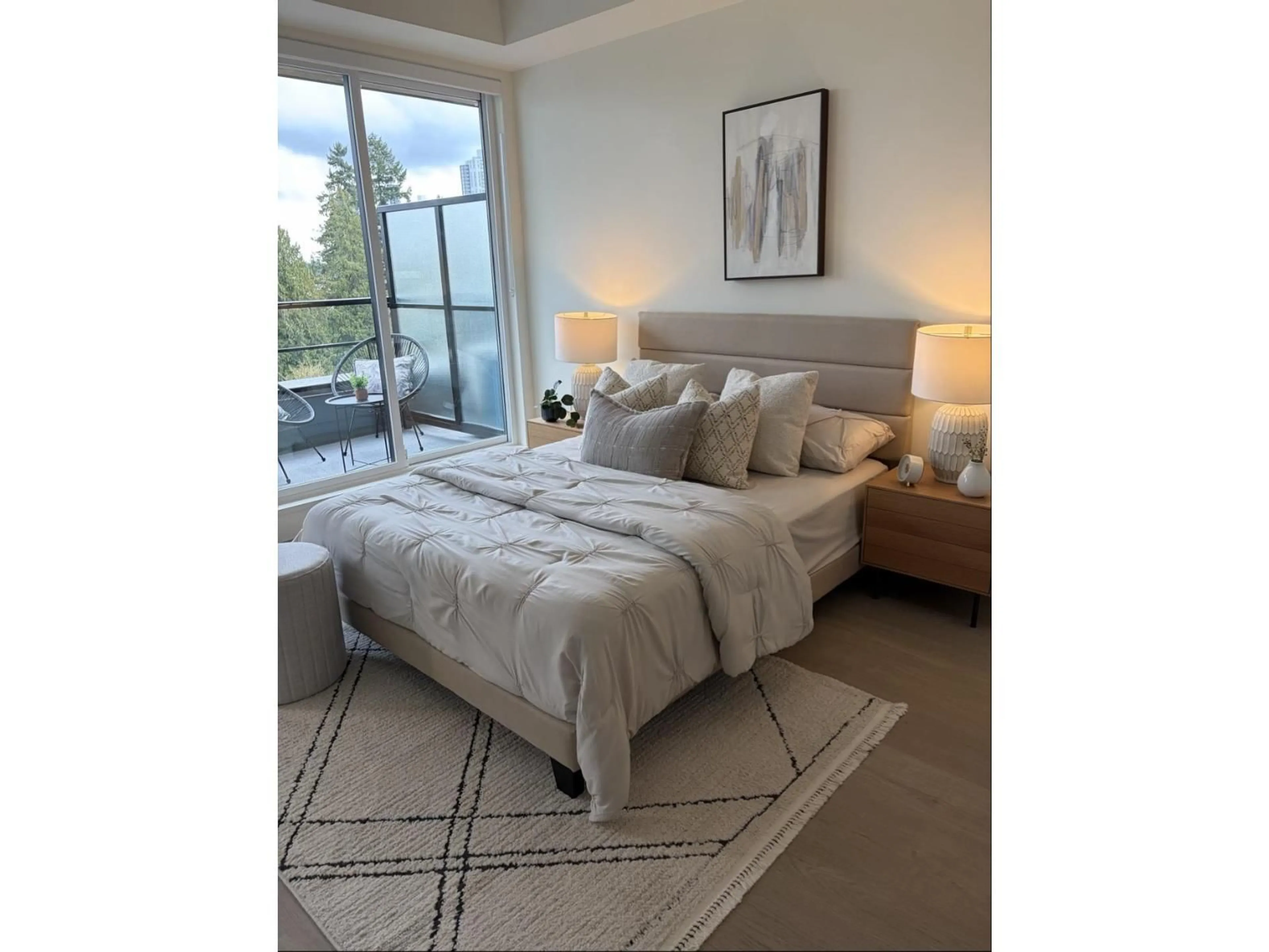 Bedroom with bed, carpet floor for 104 - 10065 133 STREET, Surrey British Columbia V3T3Y6