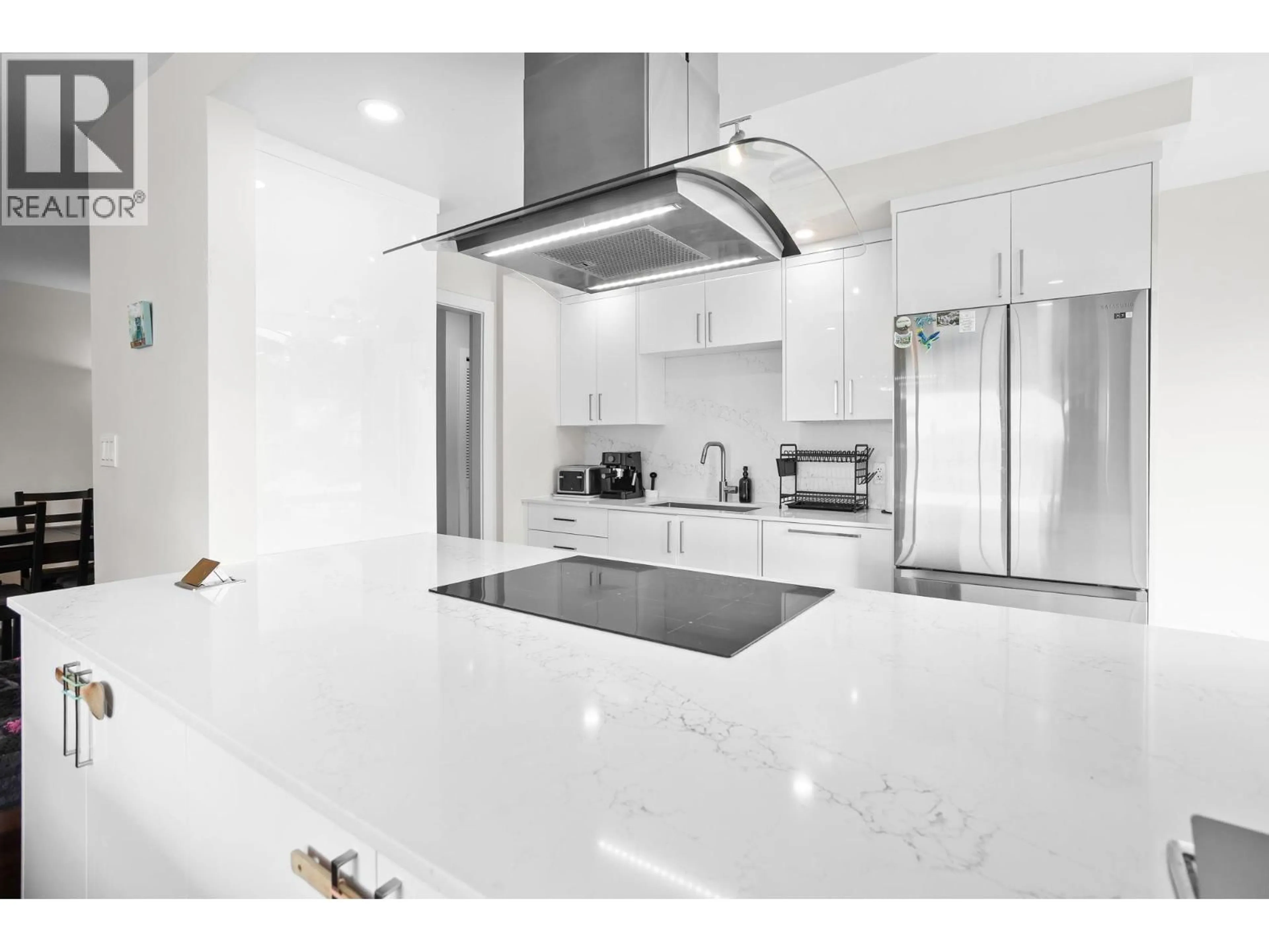 Contemporary kitchen, ceramic/tile floor for 601 - 98 TENTH STREET, New Westminster British Columbia V3M6L8
