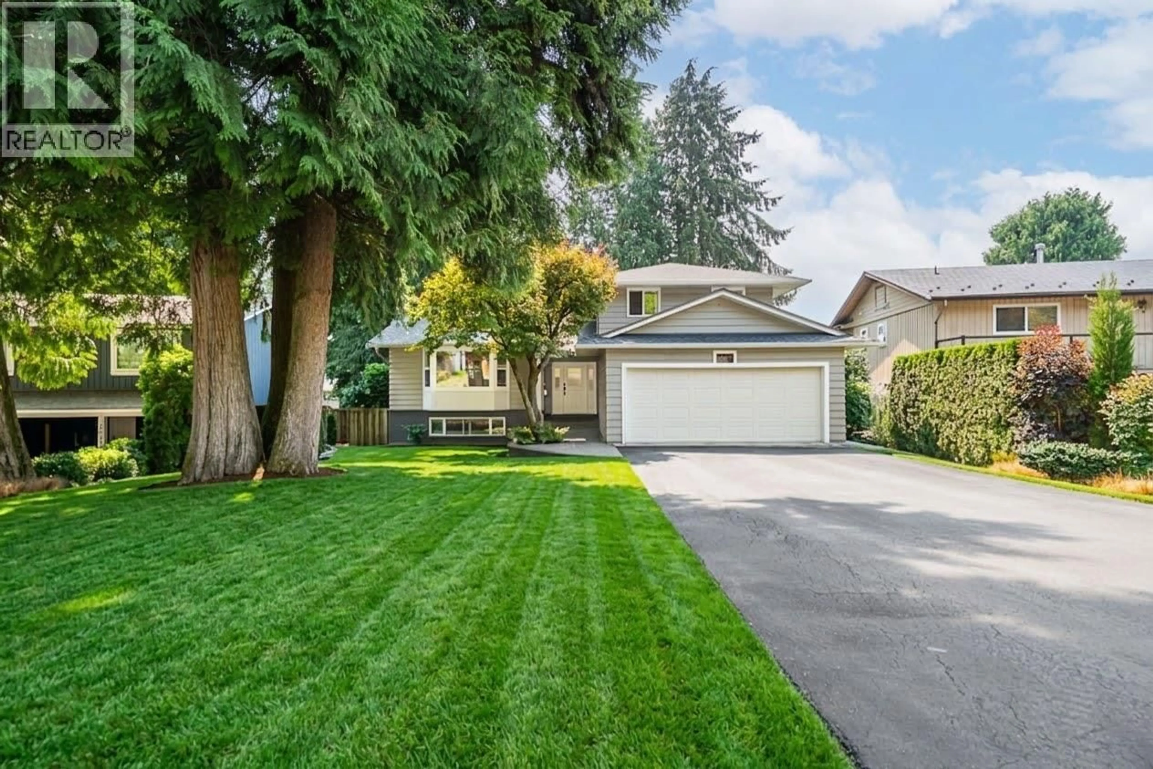 Home with vinyl exterior material, street for 2685 BYRON ROAD, North Vancouver British Columbia V7H1L9