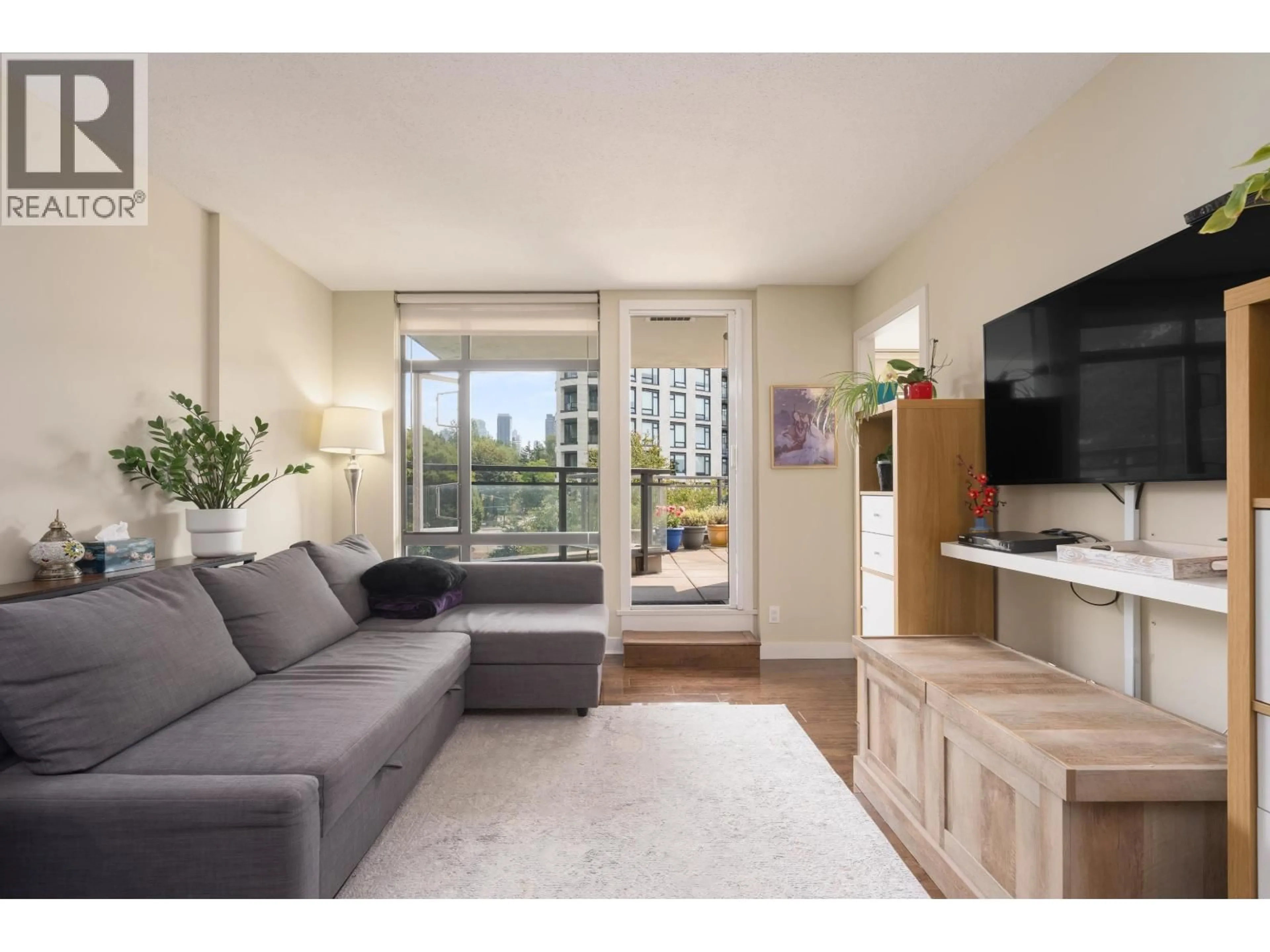 Living room with furniture, unknown for 508 - 3660 VANNESS AVENUE, Vancouver British Columbia V5R6H8