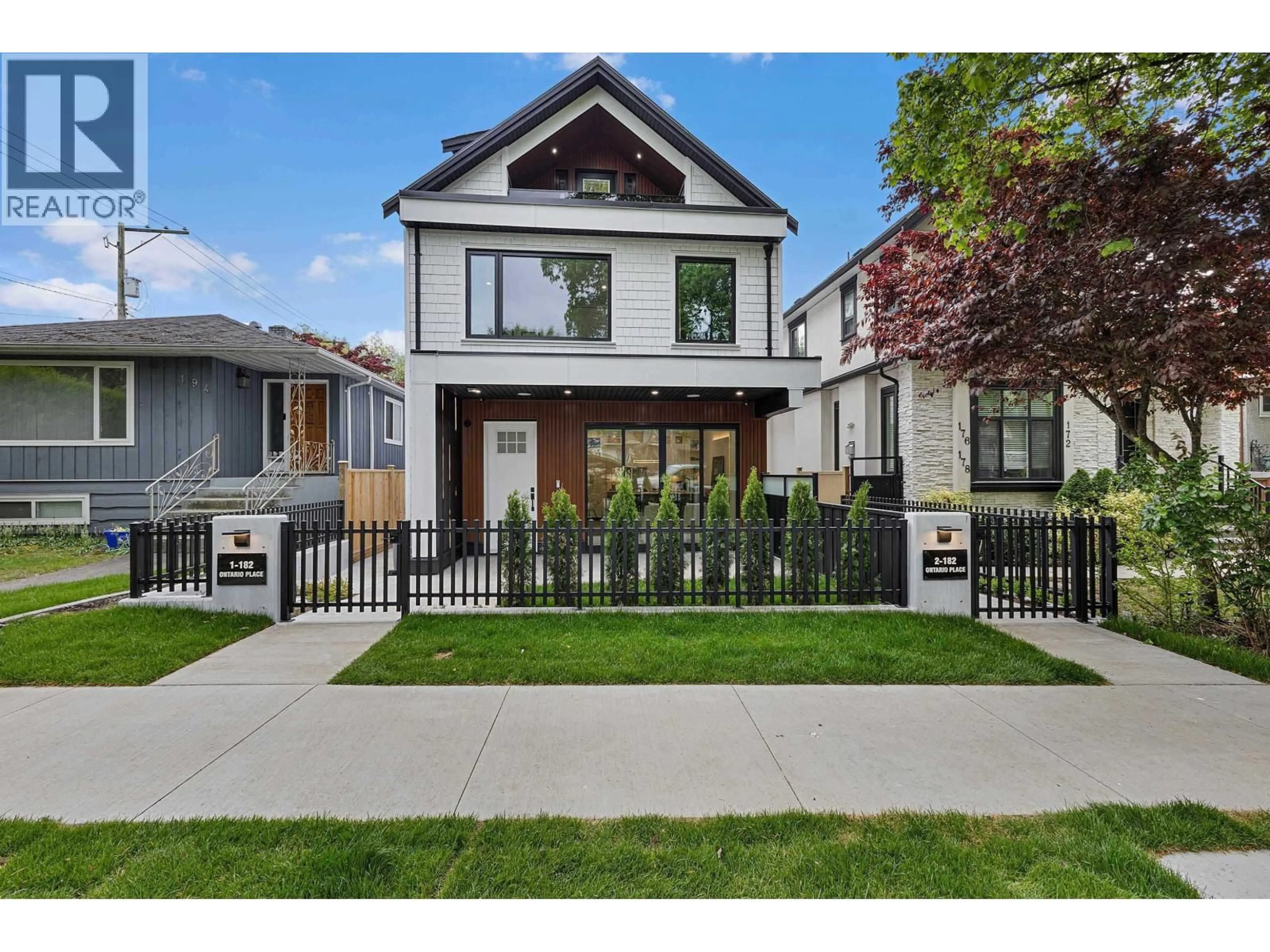 Home with brick exterior material, street for 1 - 182 ONTARIO PLACE, Vancouver British Columbia V5W1S2