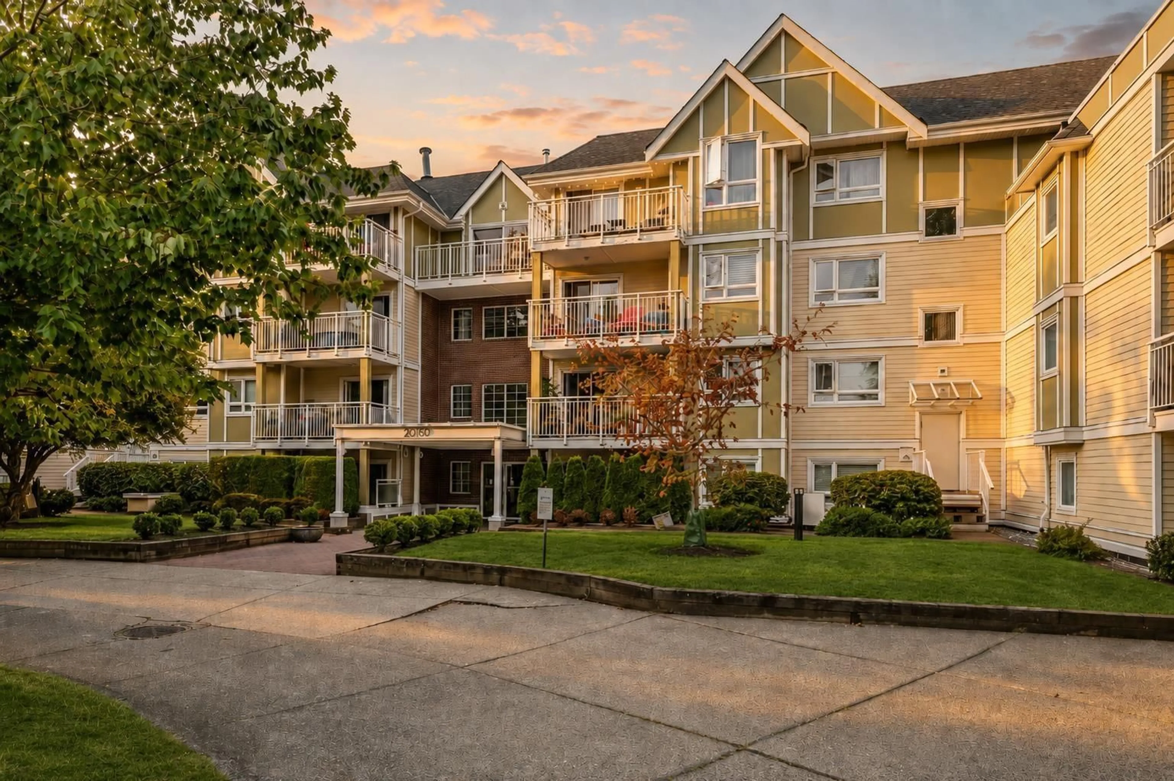 Unknown for 108 - 20189 54 AVENUE, Langley British Columbia V3A3W2