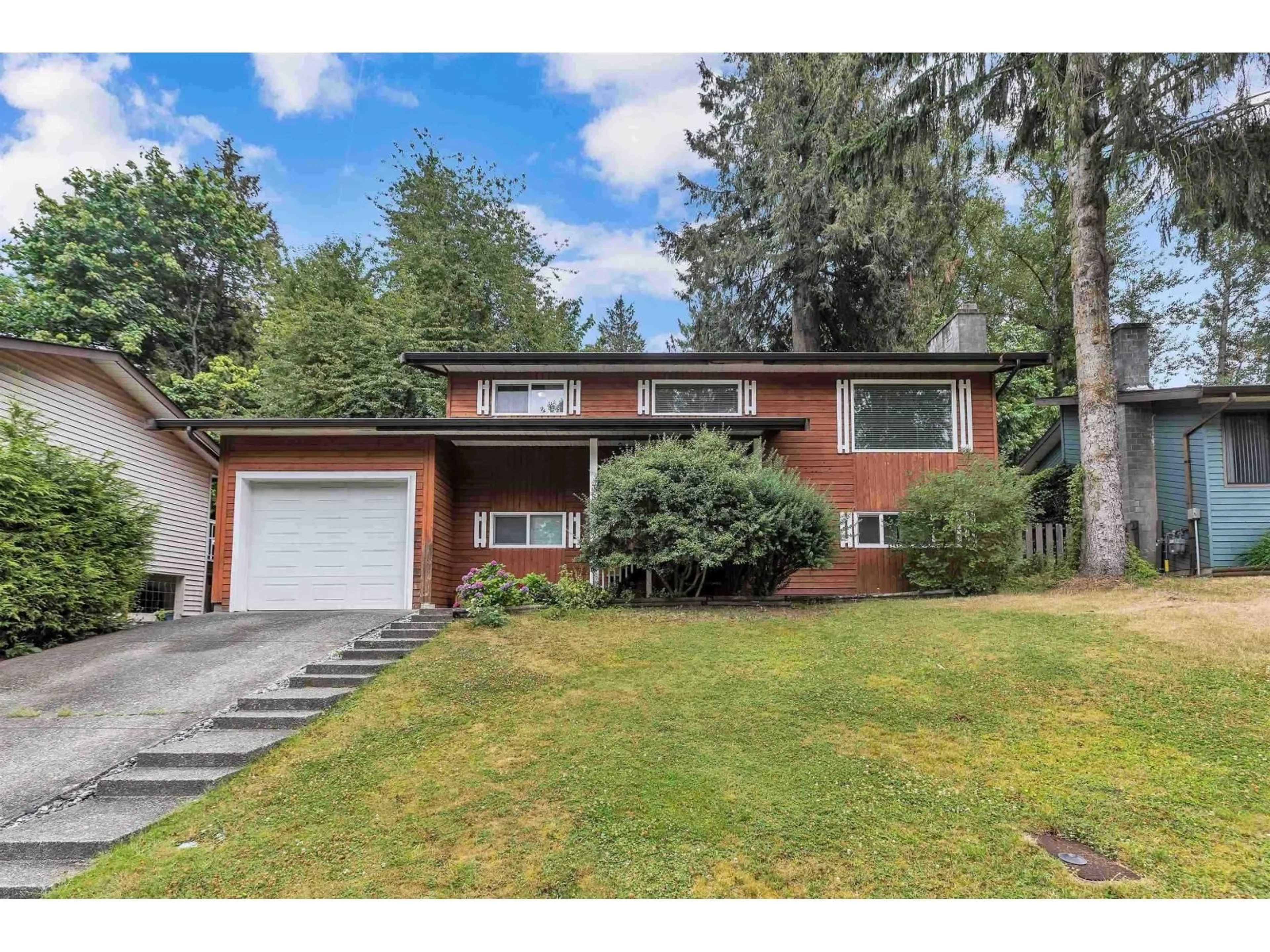 Home with vinyl exterior material, street for 35224 MCKEE ROAD, Abbotsford British Columbia V2S6K6