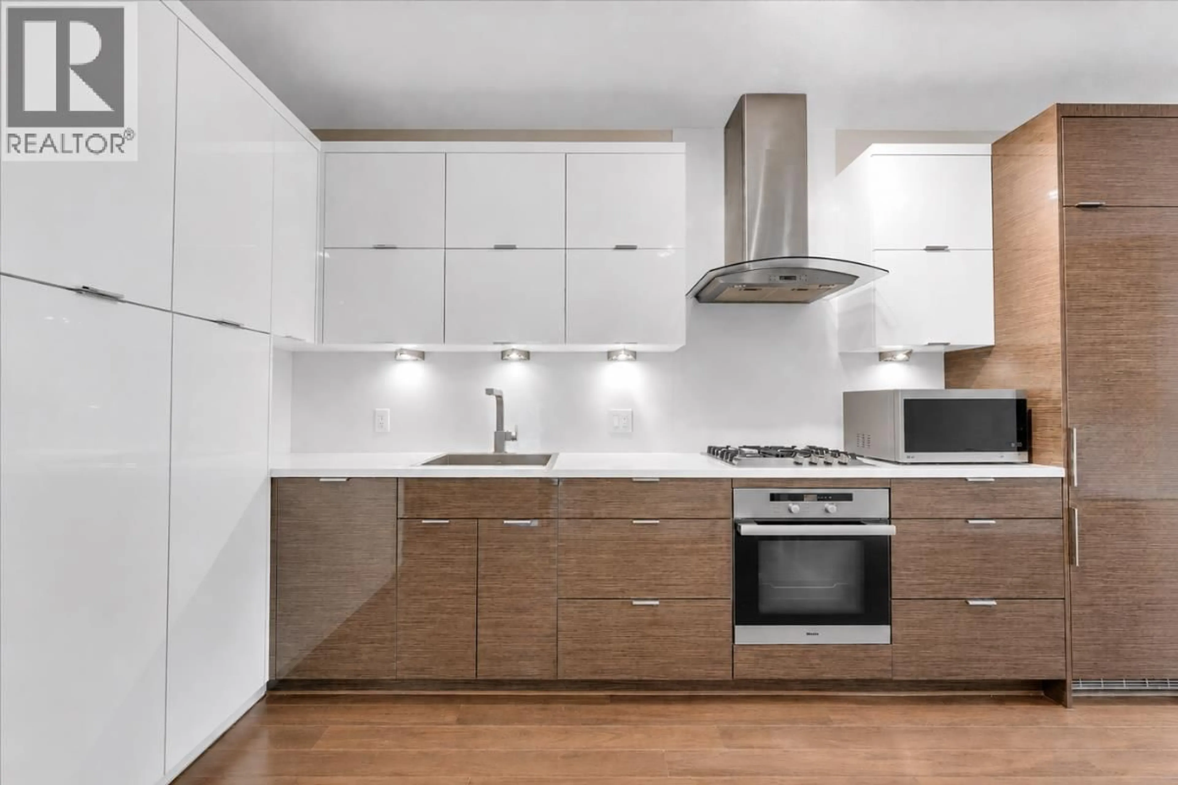 Standard kitchen, wood/laminate floor for 216 - 1777 7TH AVENUE, Vancouver British Columbia V6J0E5