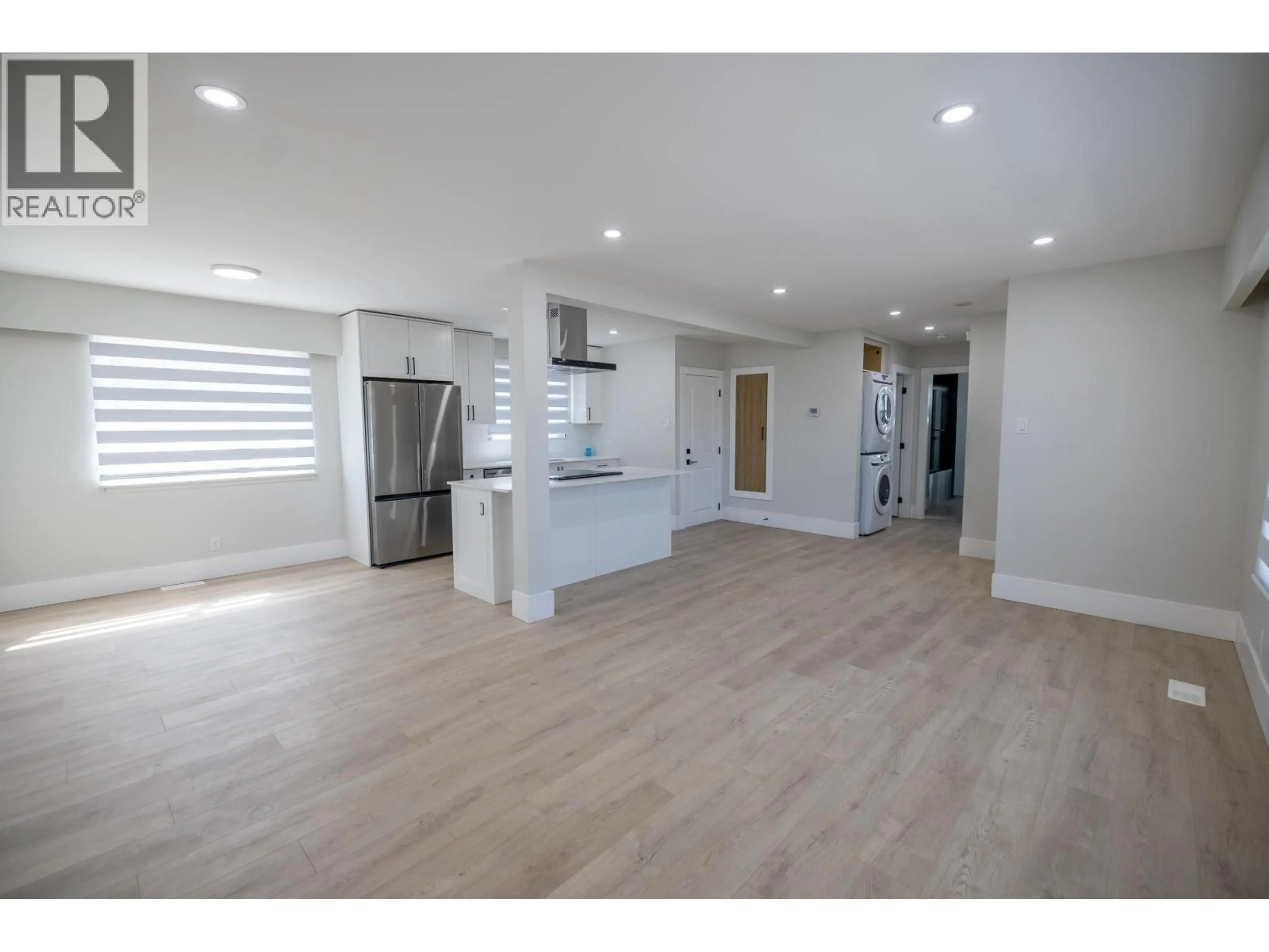 Open concept kitchen, unknown for 1558 CARNEY STREET, Prince George British Columbia V2M2L5