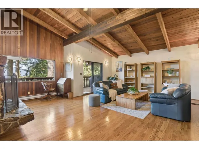 295 BAYVIEW ROAD, Lions Bay 5