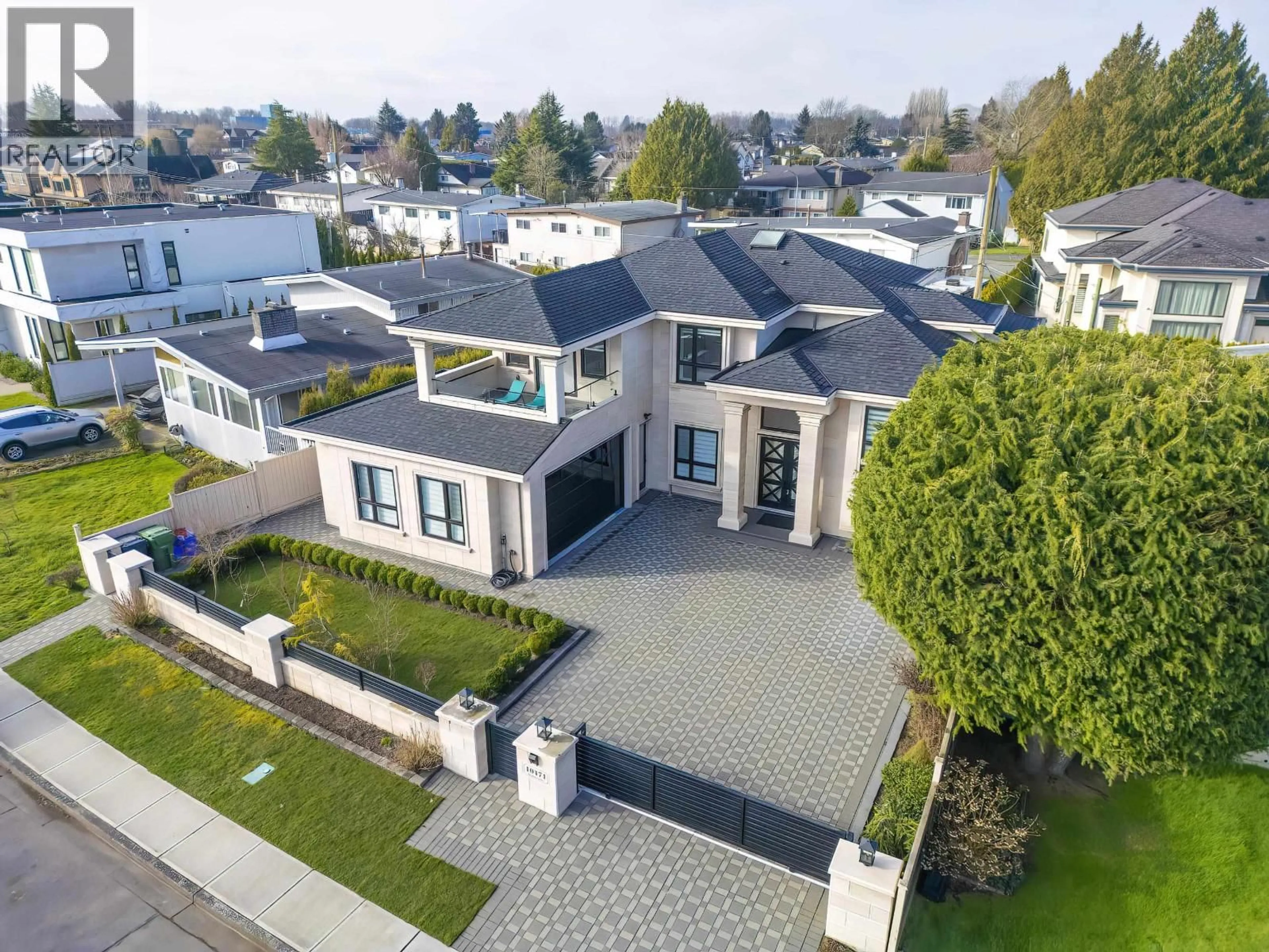 A pic from outside/outdoor area/front of a property/back of a property/a pic from drone, street for 10471 SEAHAVEN DRIVE, Richmond British Columbia V7A4C7