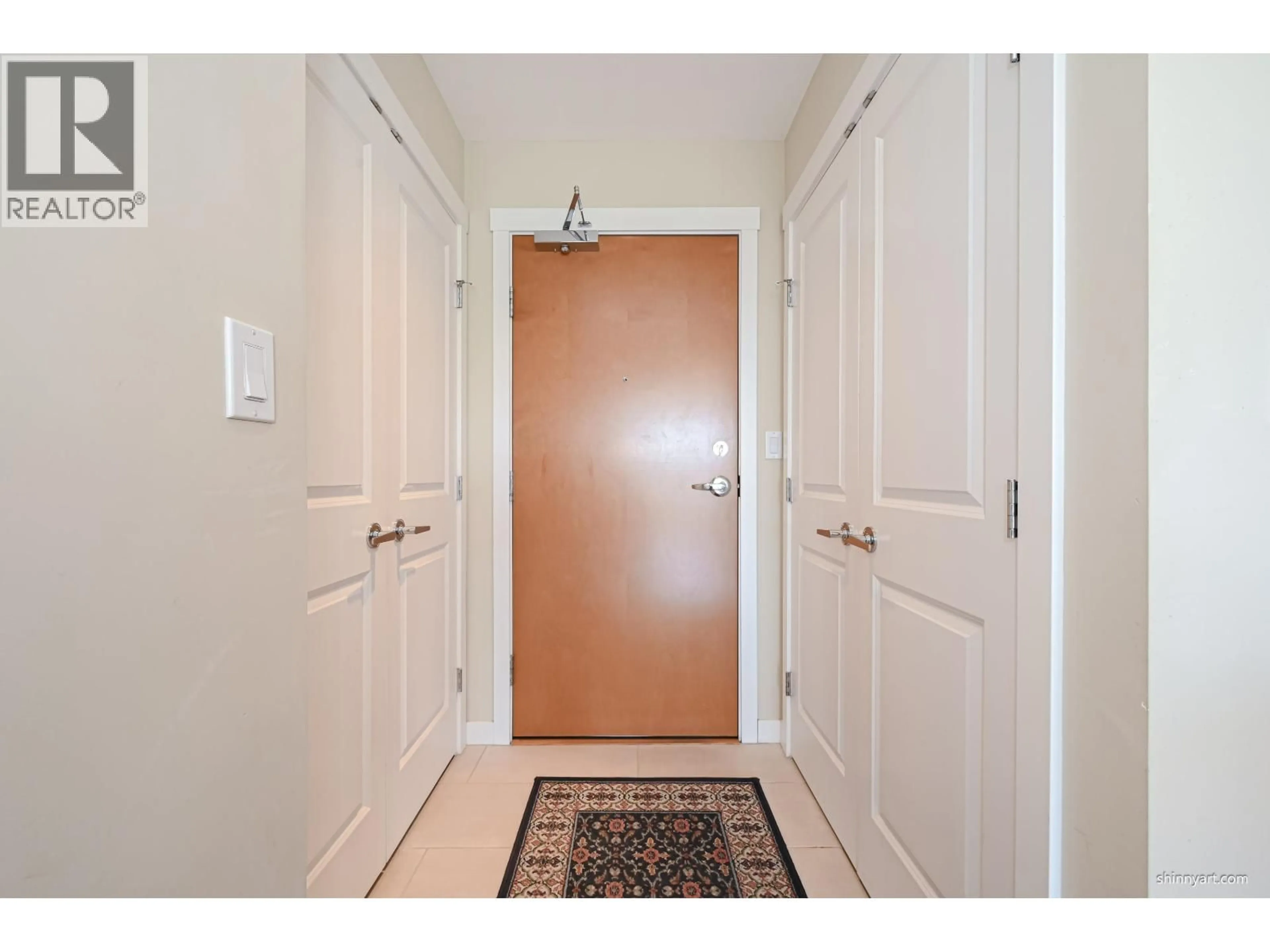 Indoor entryway for 803 - 2688 MALL, Vancouver British Columbia V6T2J8