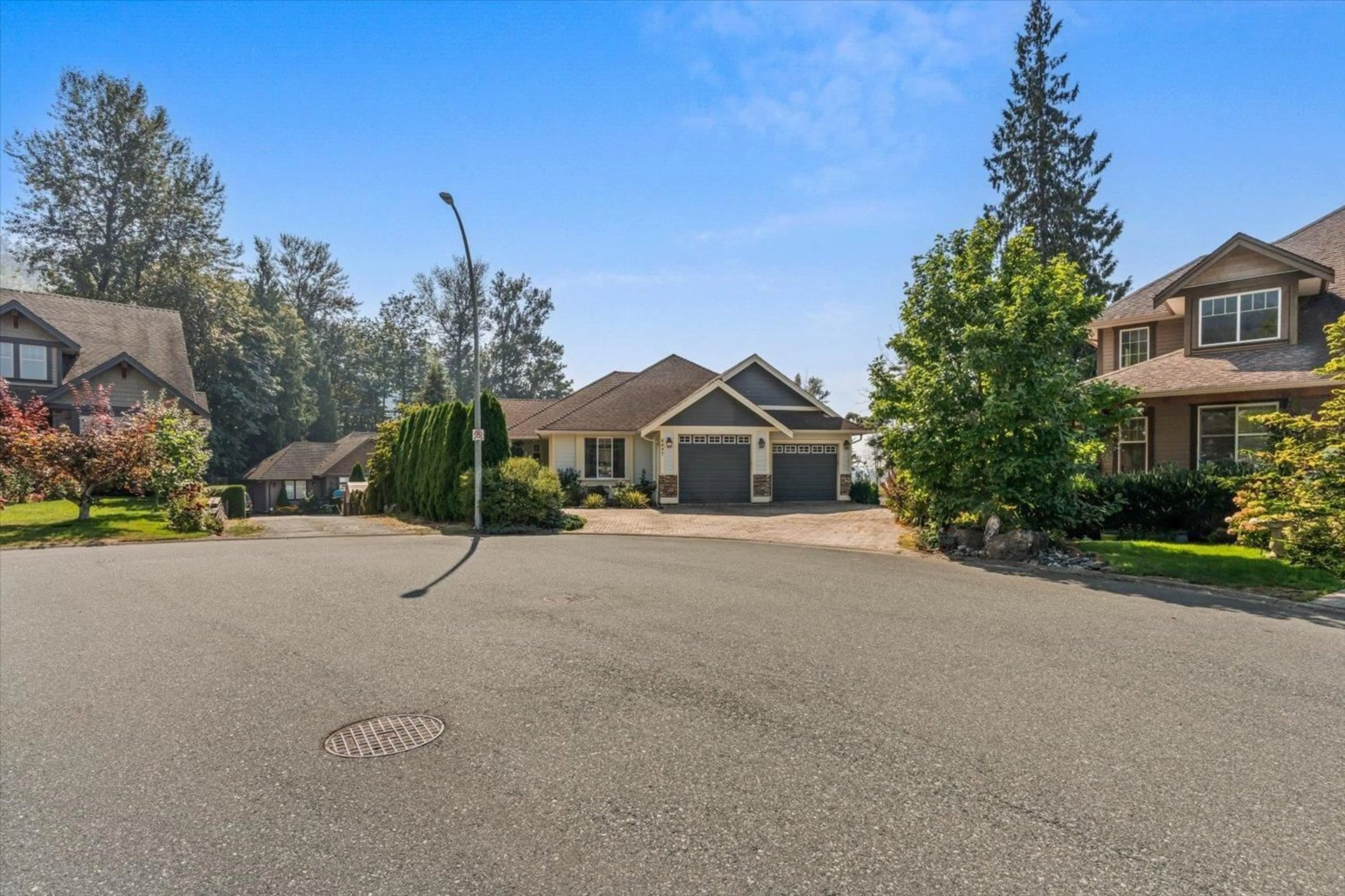 A pic from outside/outdoor area/front of a property/back of a property/a pic from drone, street for 8497 BRADSHAW PLACE, Chilliwack British Columbia V4Z0A7