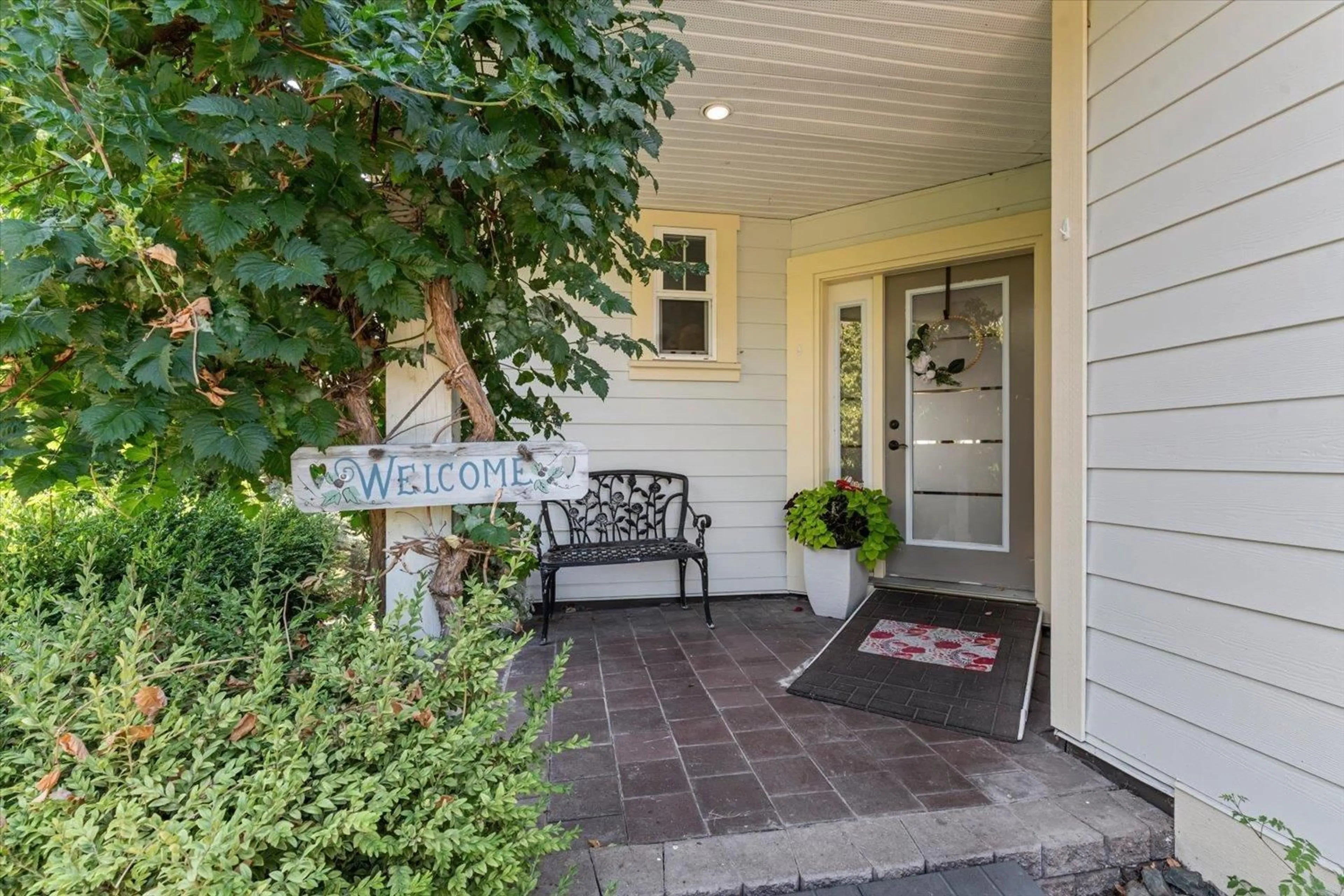 Indoor entryway for 8497 BRADSHAW PLACE, Chilliwack British Columbia V4Z0A7