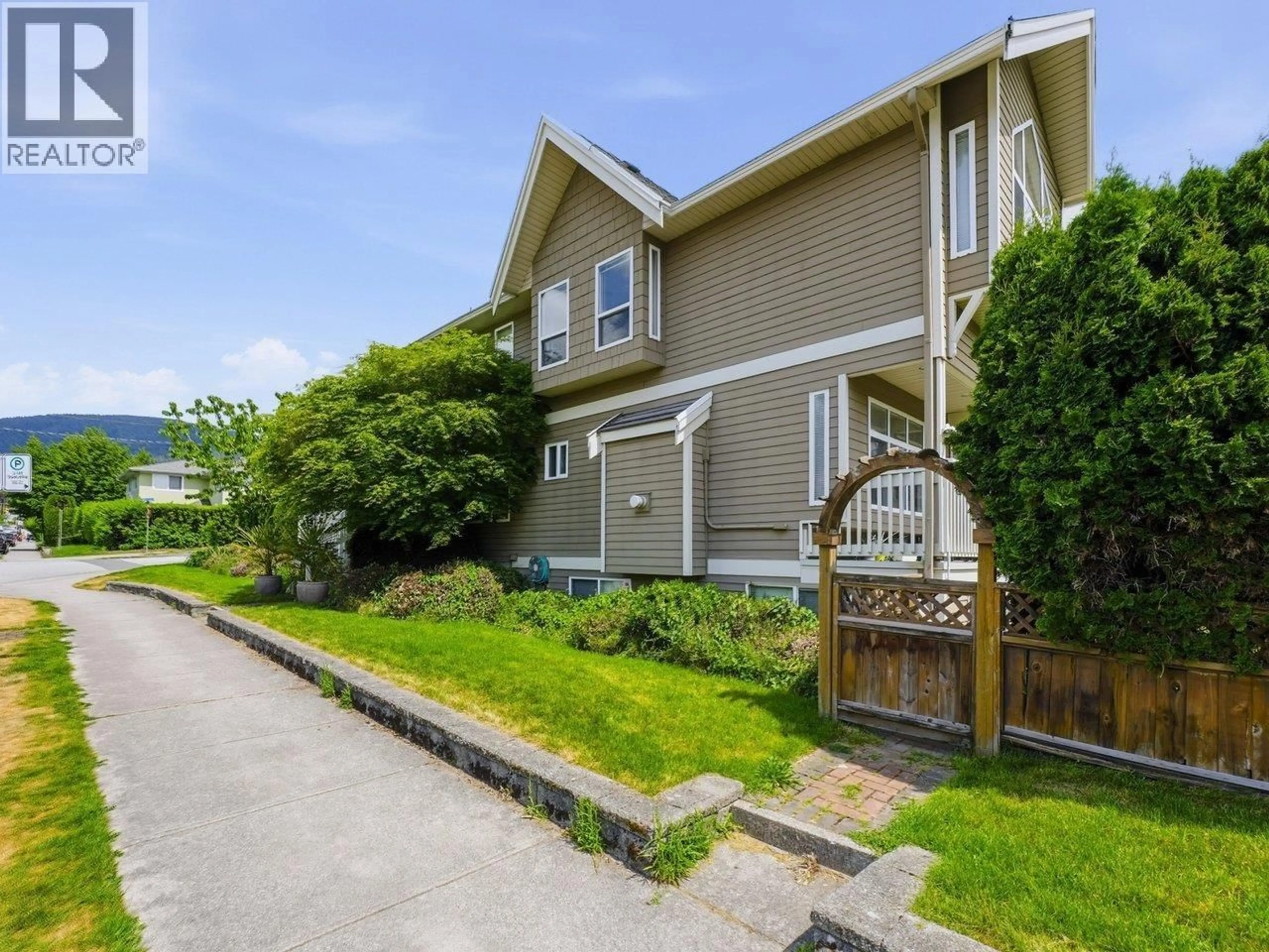 Unknown for 2048 ST. GEORGES AVENUE, North Vancouver British Columbia V7L3K2