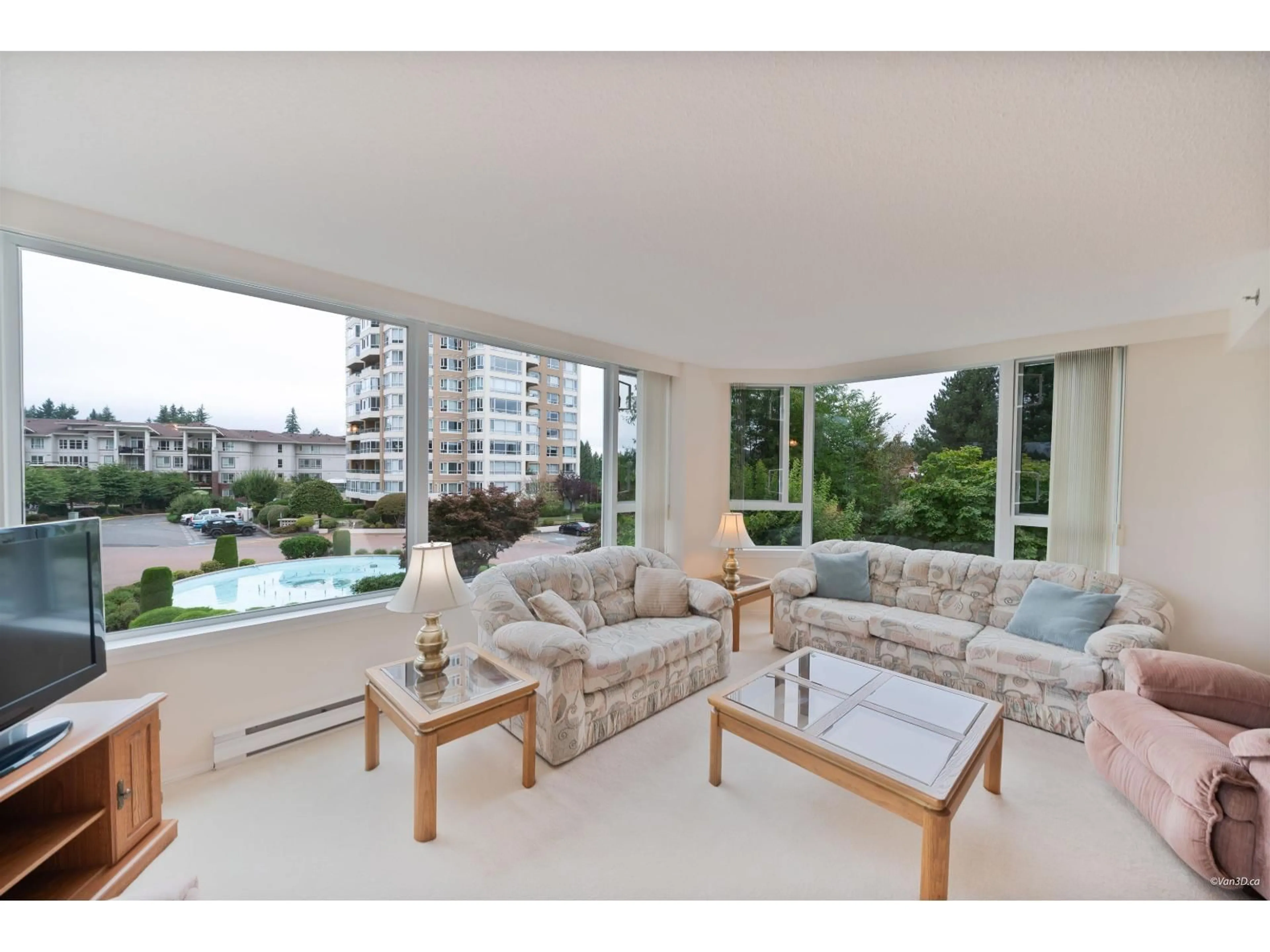 Living room with furniture, unknown for 302 - 3170 GLADWIN ROAD, Abbotsford British Columbia V2T5T1