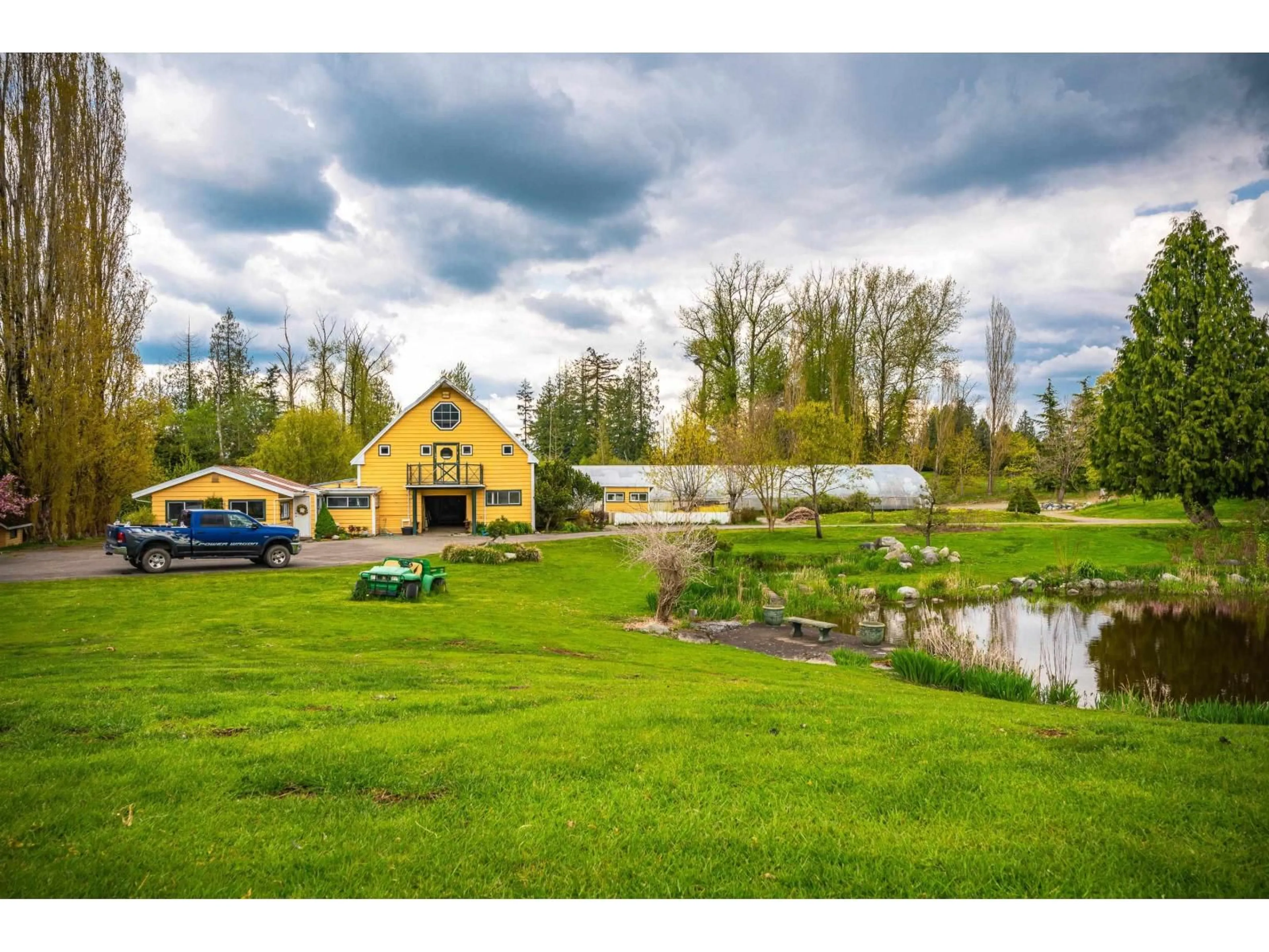 A pic from outside/outdoor area/front of a property/back of a property/a pic from drone, water/lake/river/ocean view for 462 248 STREET, Langley British Columbia V4W2H2