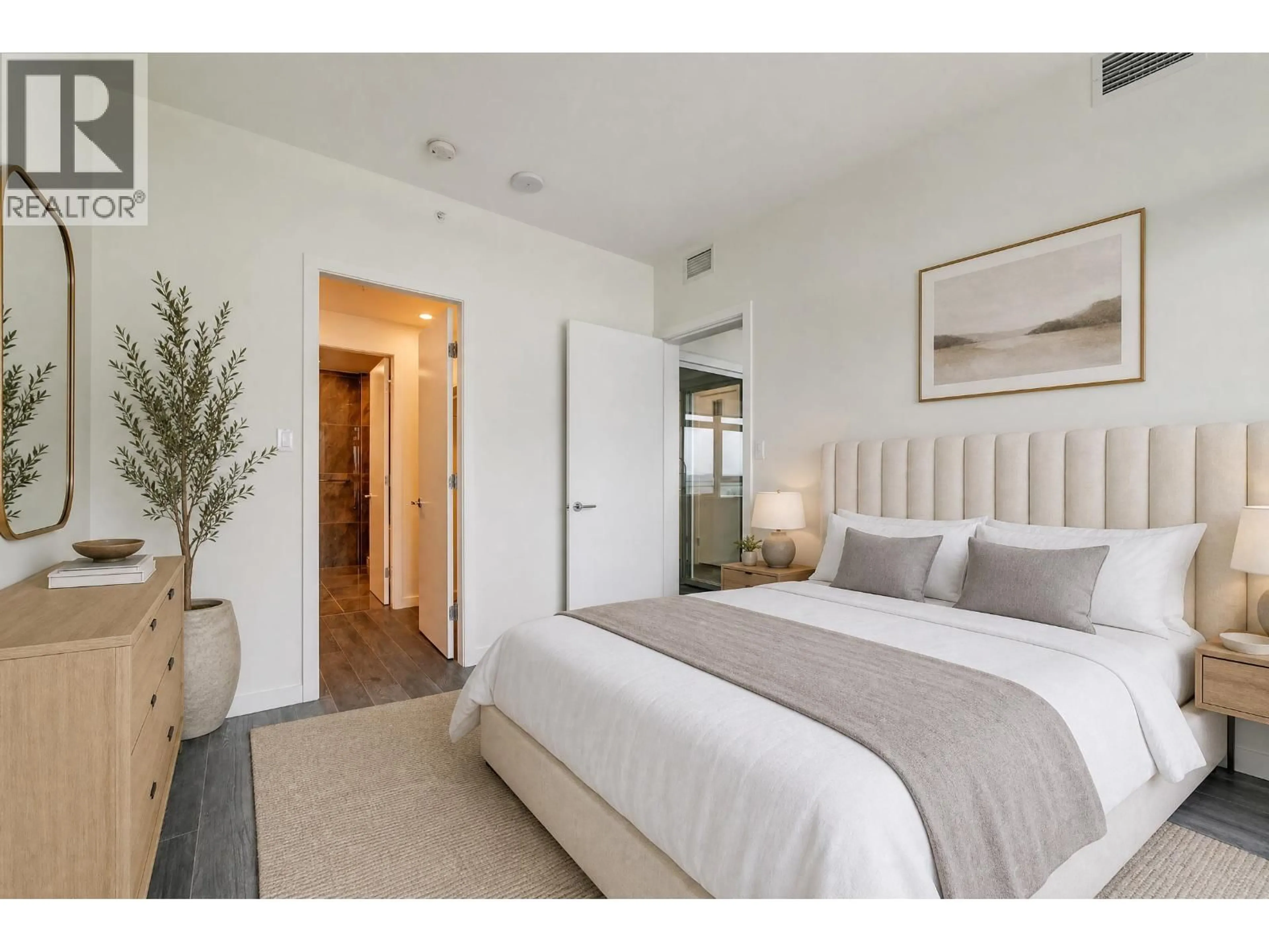 Unknown for 1405 - 5333 GORING STREET, Burnaby British Columbia V5B3A2