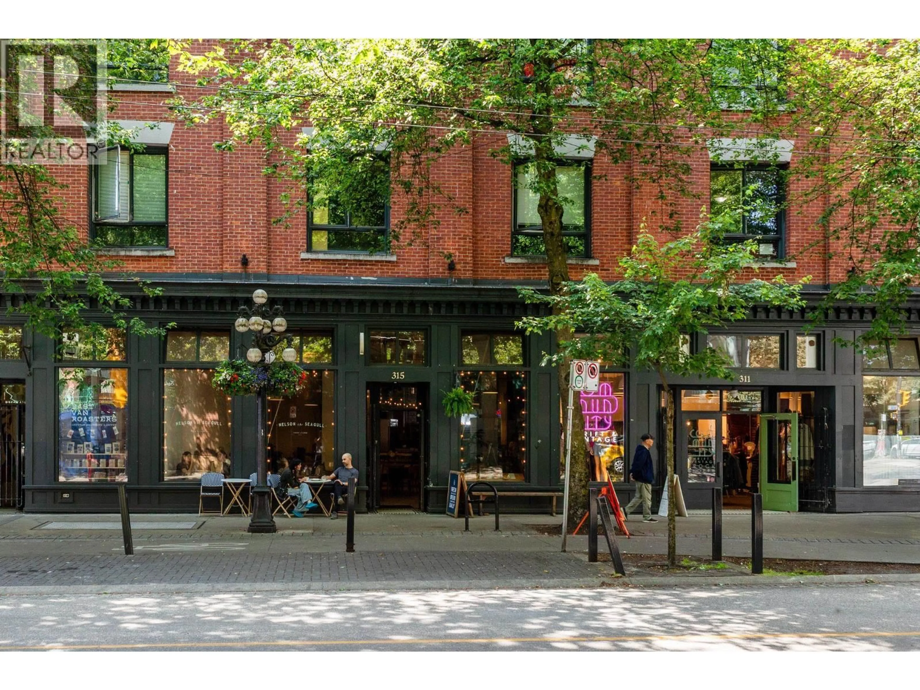 Patio, street for 805 - 22 CORDOVA STREET, Vancouver British Columbia V6A4G8