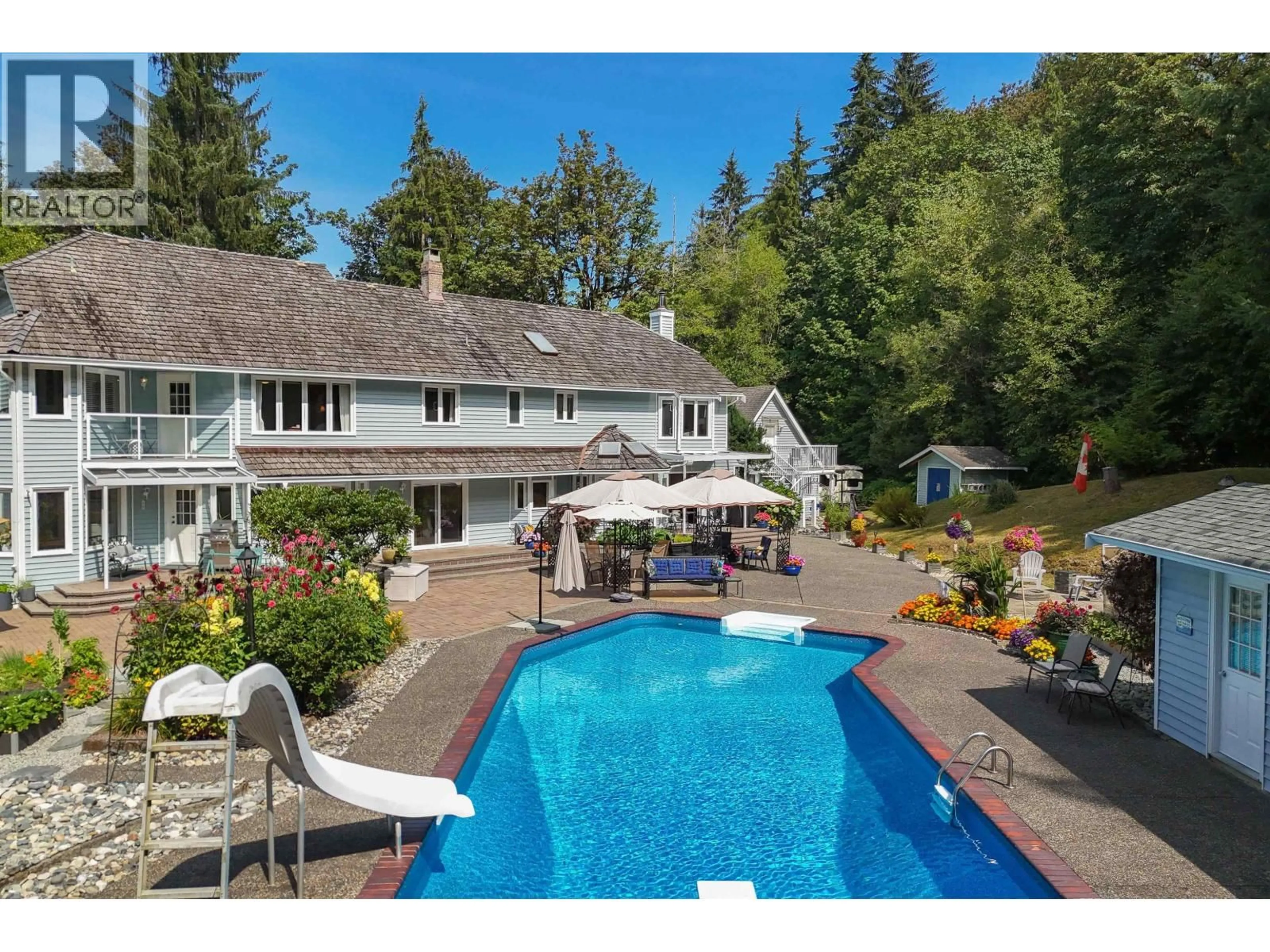 A pic from outside/outdoor area/front of a property/back of a property/a pic from drone, water/lake/river/ocean view for 26070 116 AVENUE, Maple Ridge British Columbia V4R1Z6