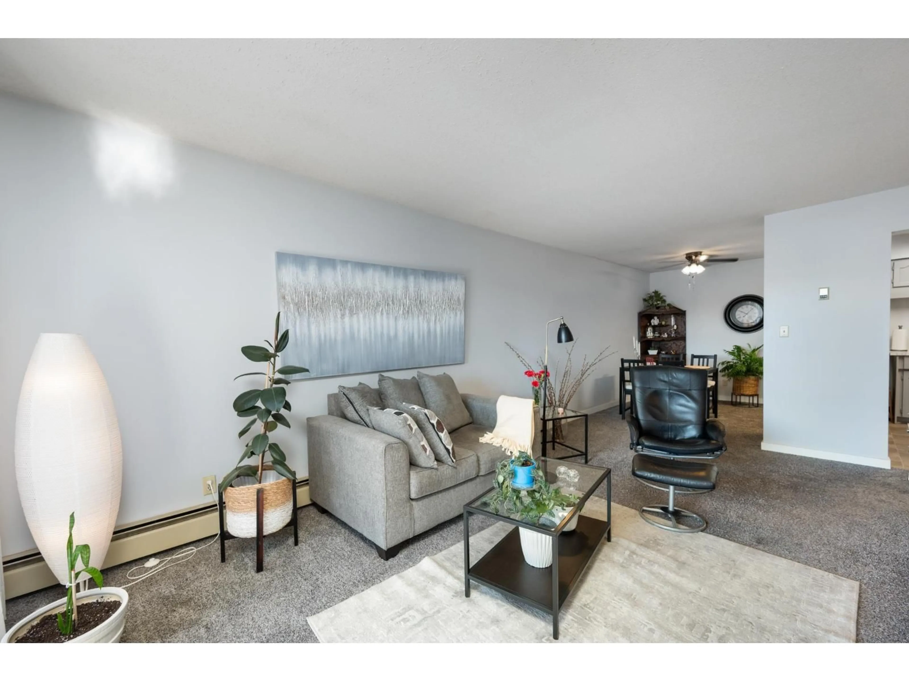 Living room with furniture, unknown for 330 - 31955 OLD YALE ROAD, Abbotsford British Columbia V2T4N1