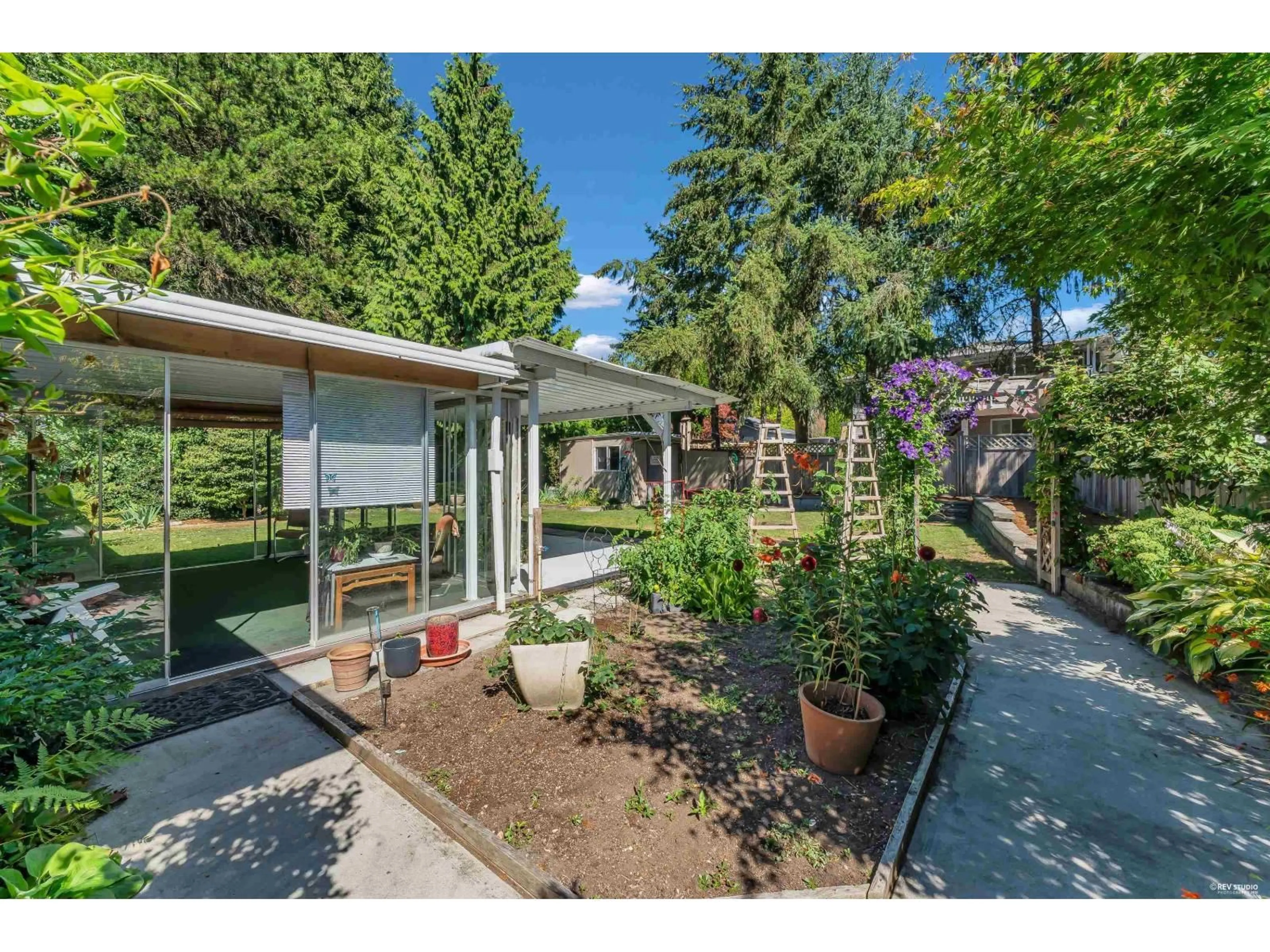 Patio, street for 9079 144 STREET, Surrey British Columbia V3V5Z9