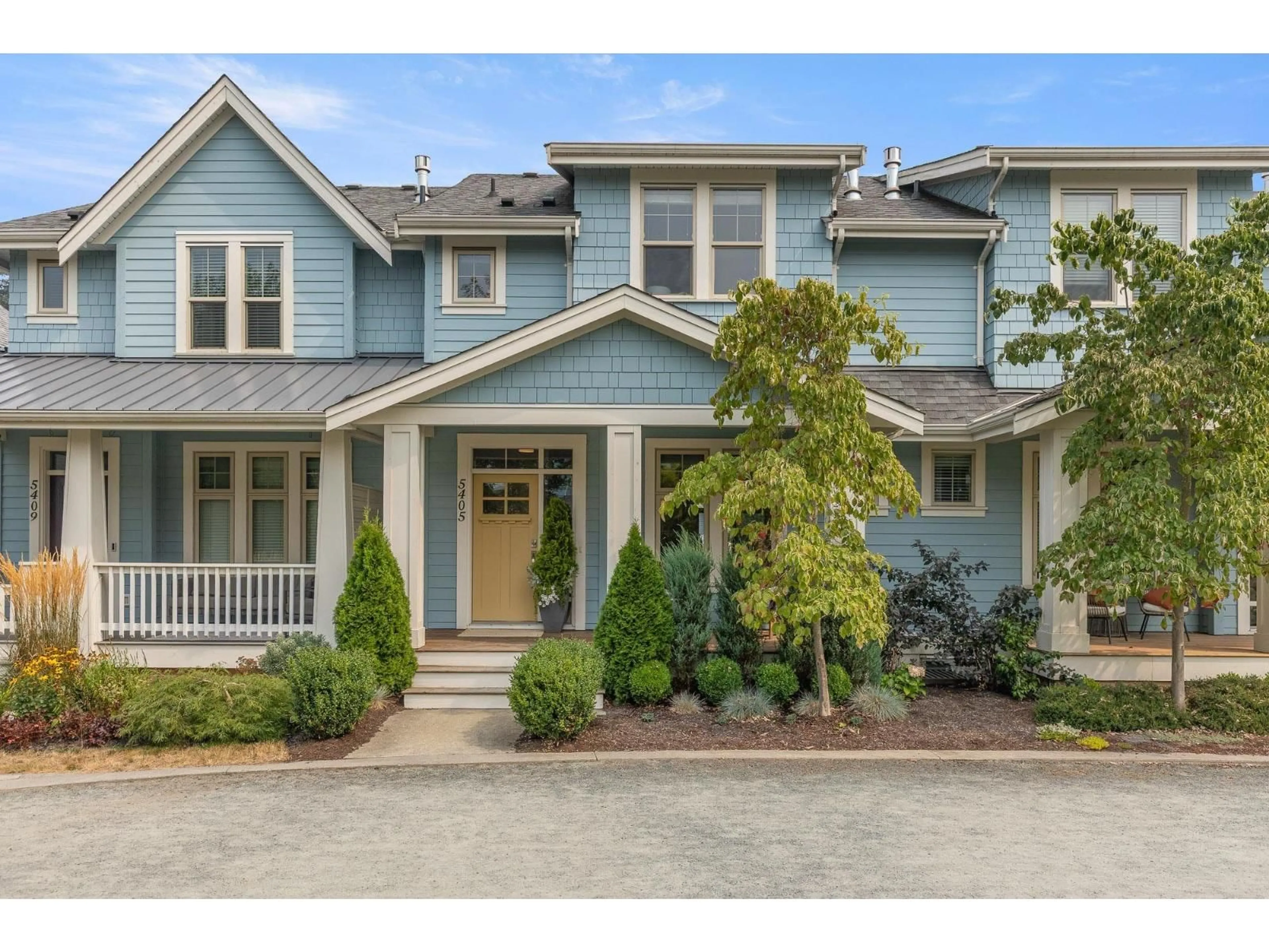 Home with vinyl exterior material, street for 5405 KOKANEE LANE, Chilliwack British Columbia V2R0Z5