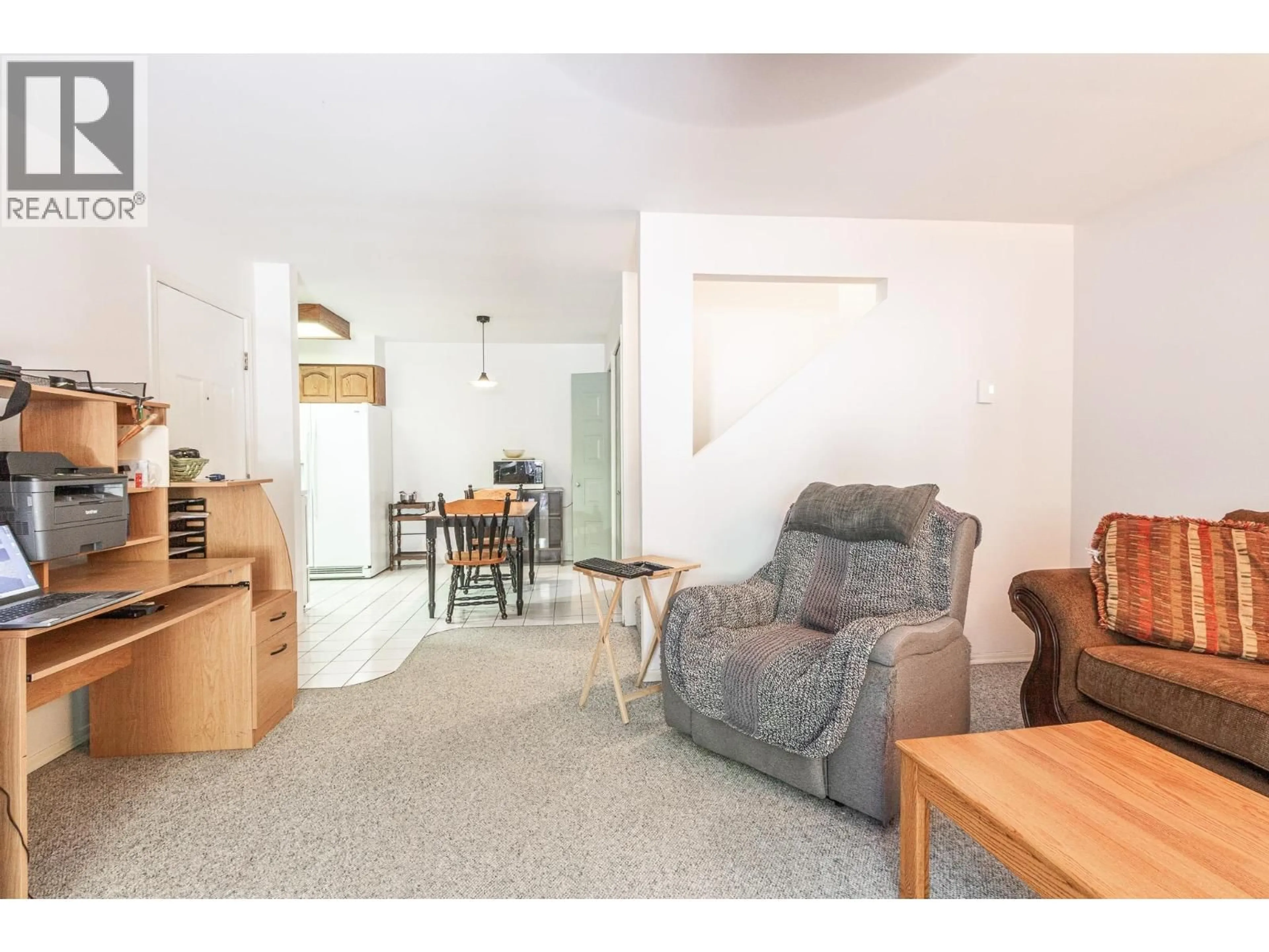 Living room with furniture, unknown for 987 HOWIE AVENUE, Coquitlam British Columbia V3J1T1