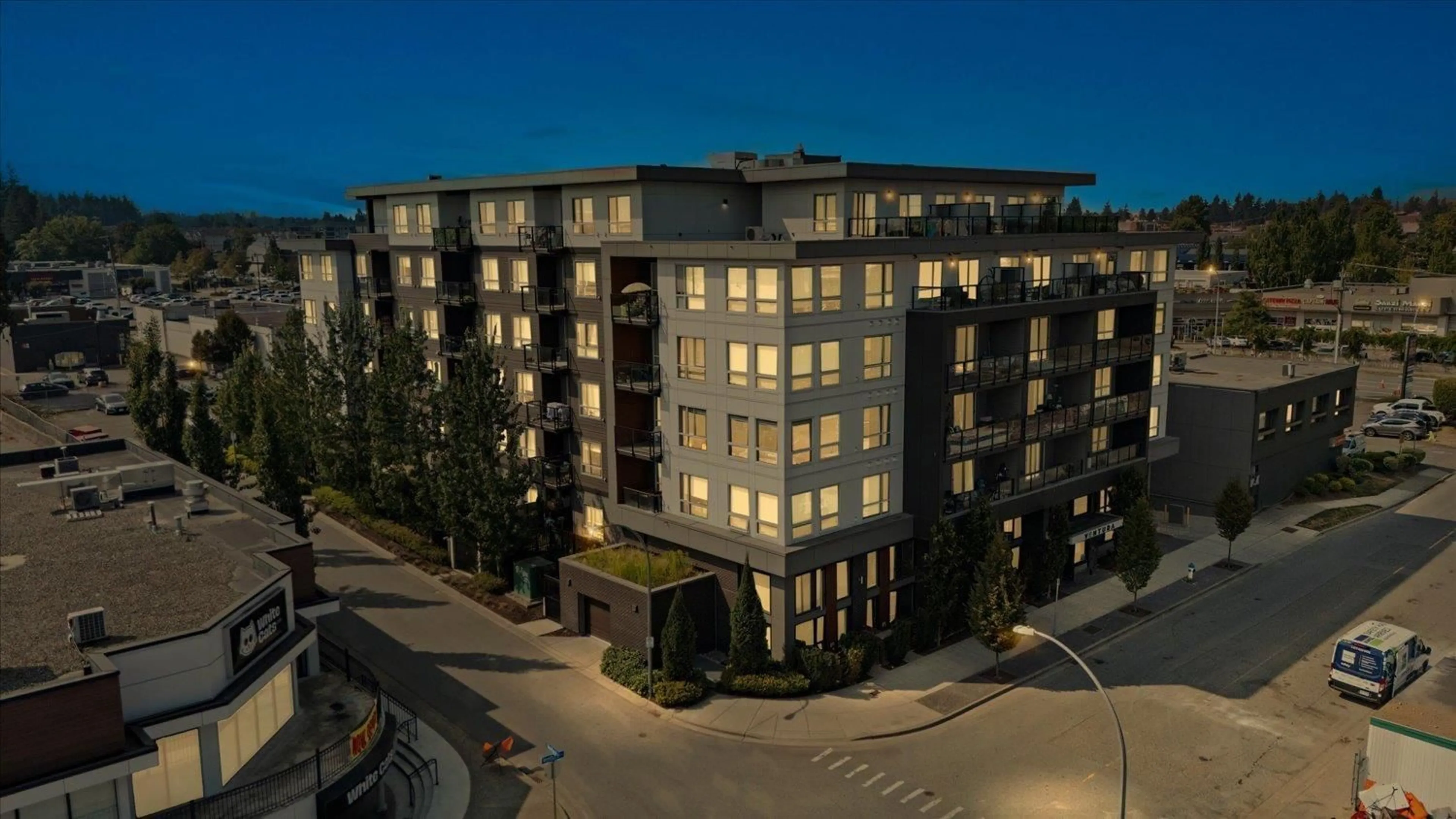 A pic from outside/outdoor area/front of a property/back of a property/a pic from drone, building for 606 - 32838 VENTURA AVENUE, Abbotsford British Columbia V2S0M5