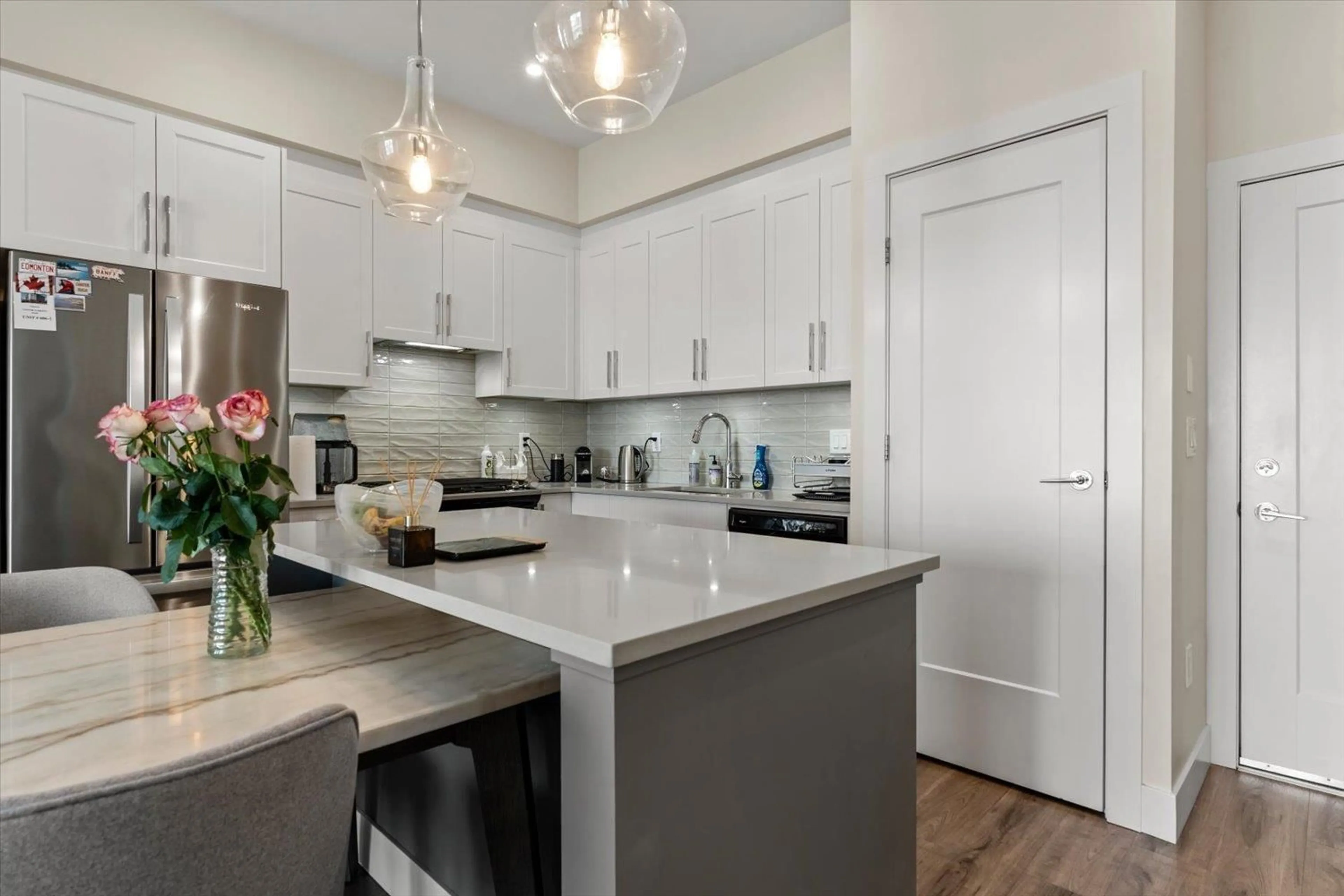 Open concept kitchen, unknown for 606 - 32838 VENTURA AVENUE, Abbotsford British Columbia V2S0M5