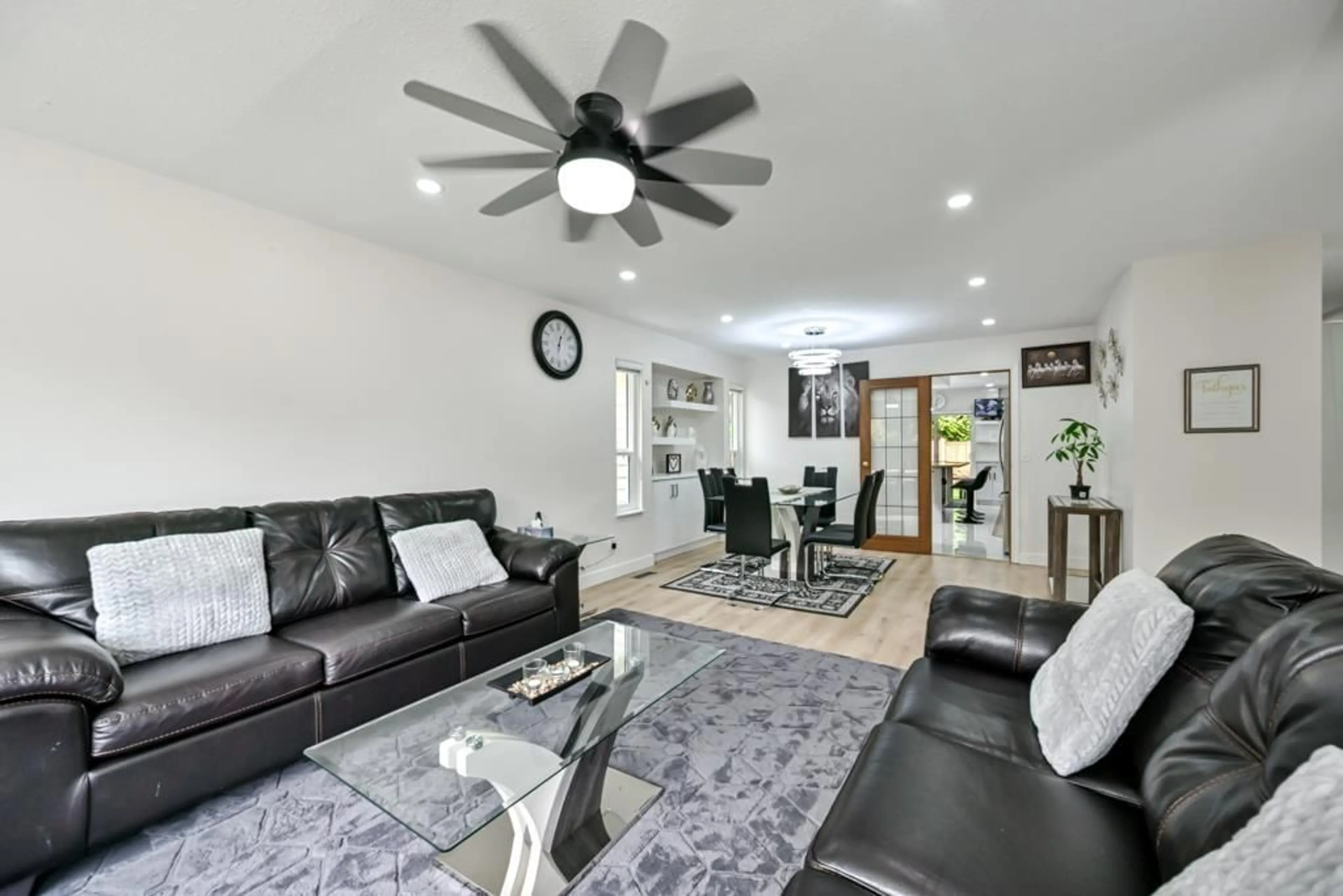 Living room with furniture, unknown for 12925 65 AVENUE, Surrey British Columbia V3W9H4