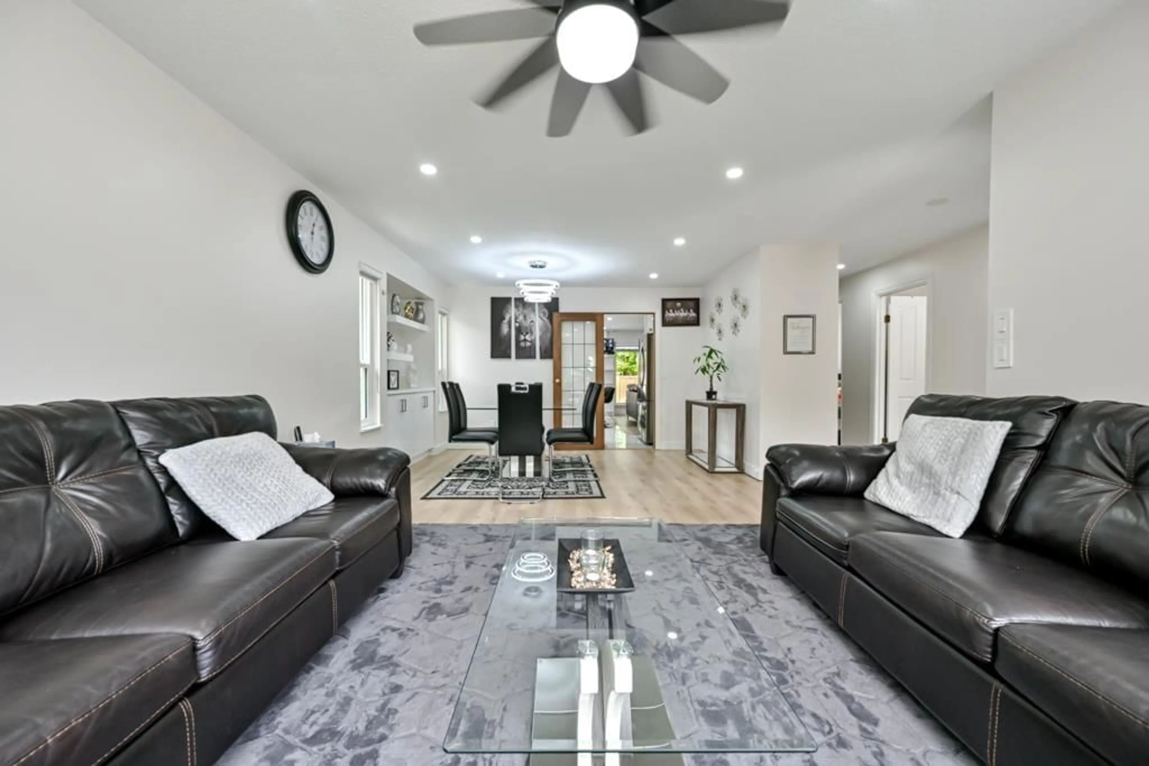 Living room with furniture, unknown for 12925 65 AVENUE, Surrey British Columbia V3W9H4