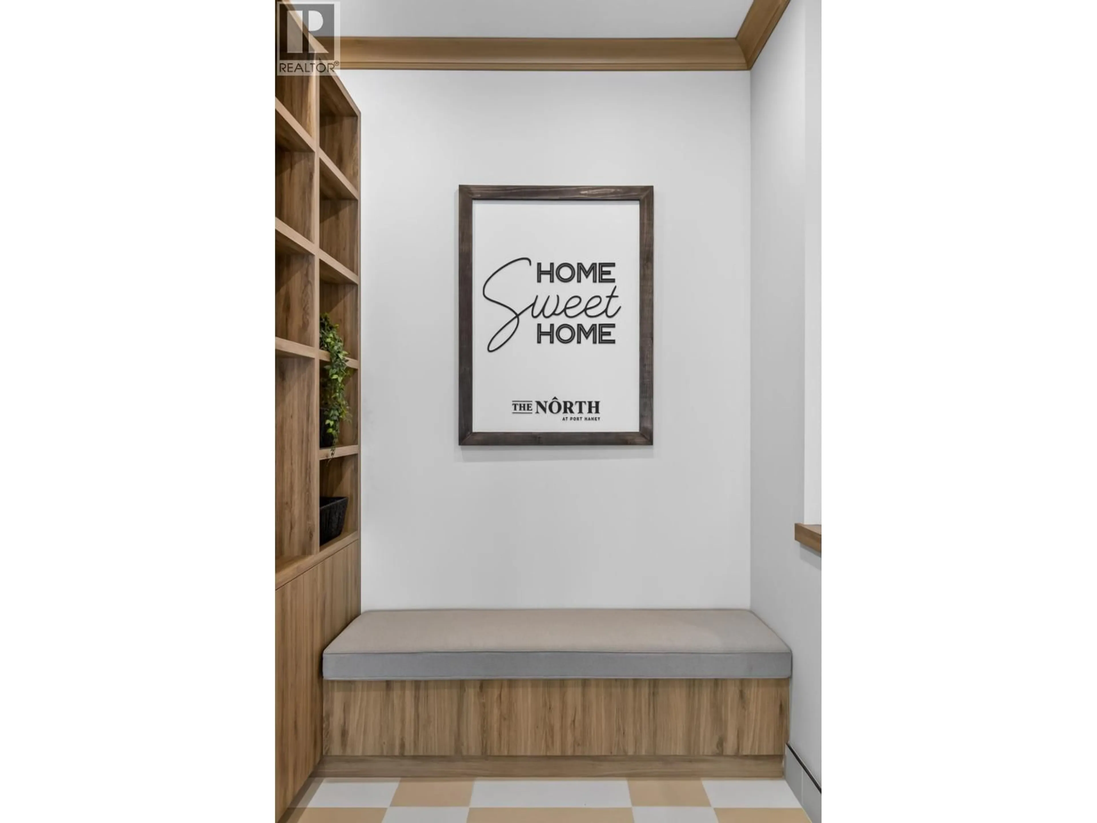 Indoor entryway for 306 - 22348 NORTH AVENUE, Maple Ridge British Columbia V2X6B5