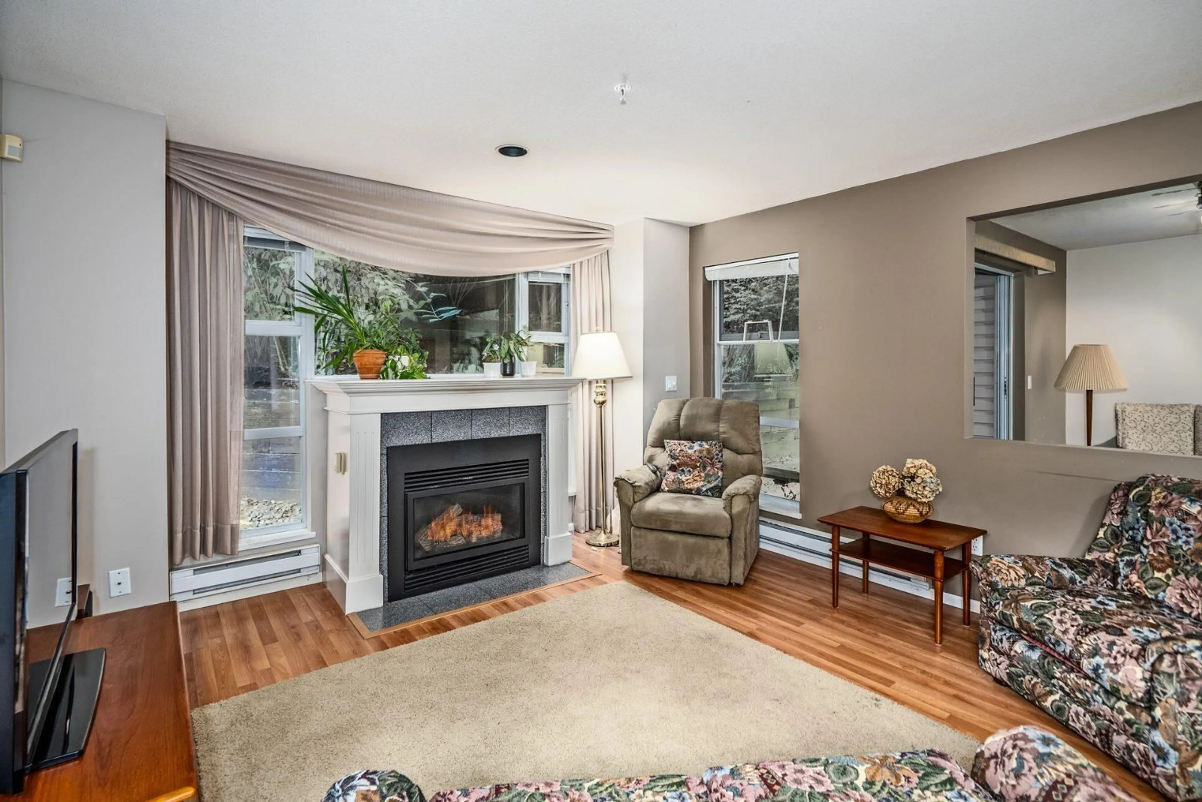 Living room with furniture, unknown for 109 - 2963 NELSON PLACE, Abbotsford British Columbia V2S7L6