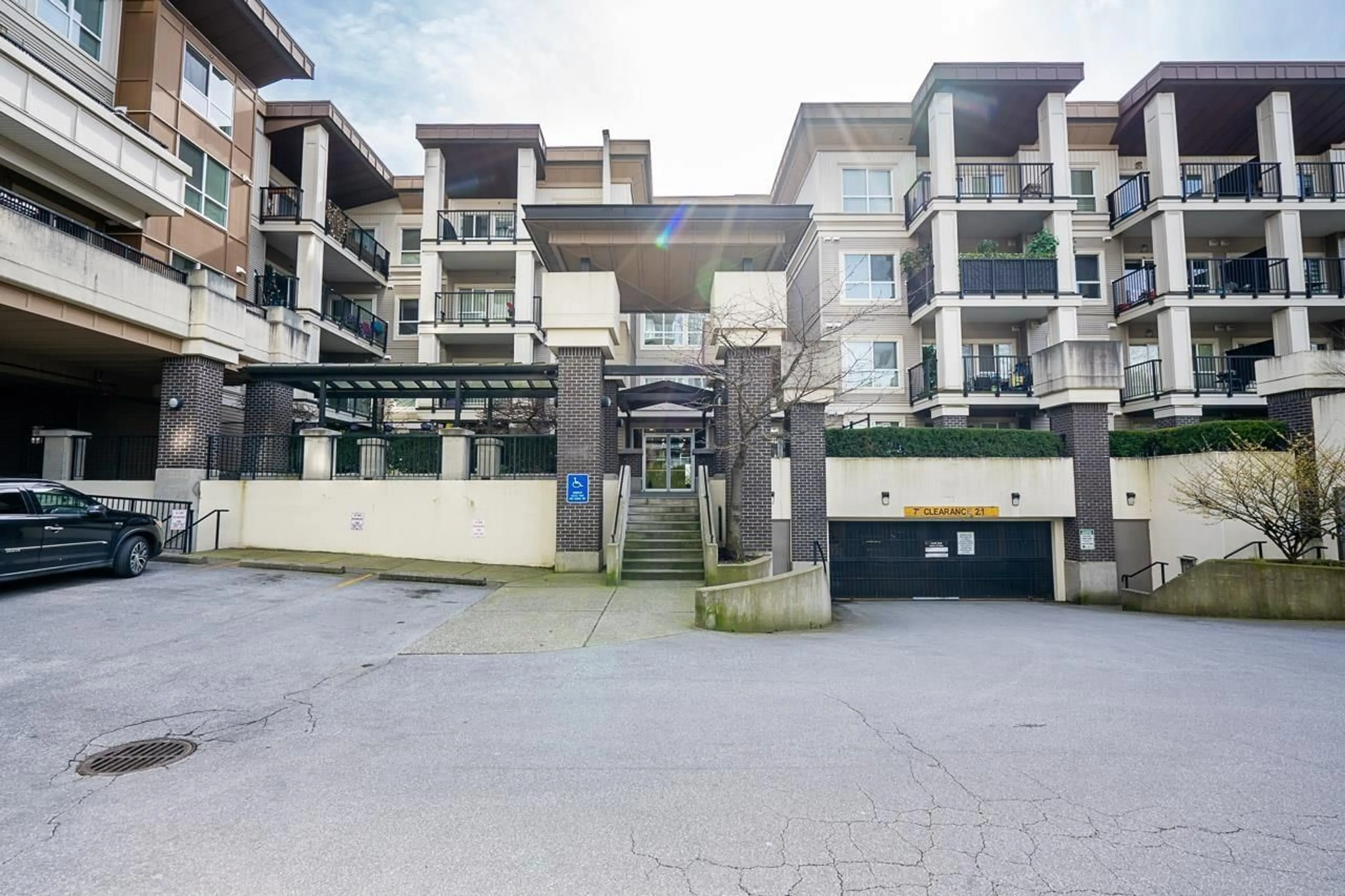 Unknown for 410 - 9655 KING GEORGE BOULEVARD, Surrey British Columbia V3T0C7