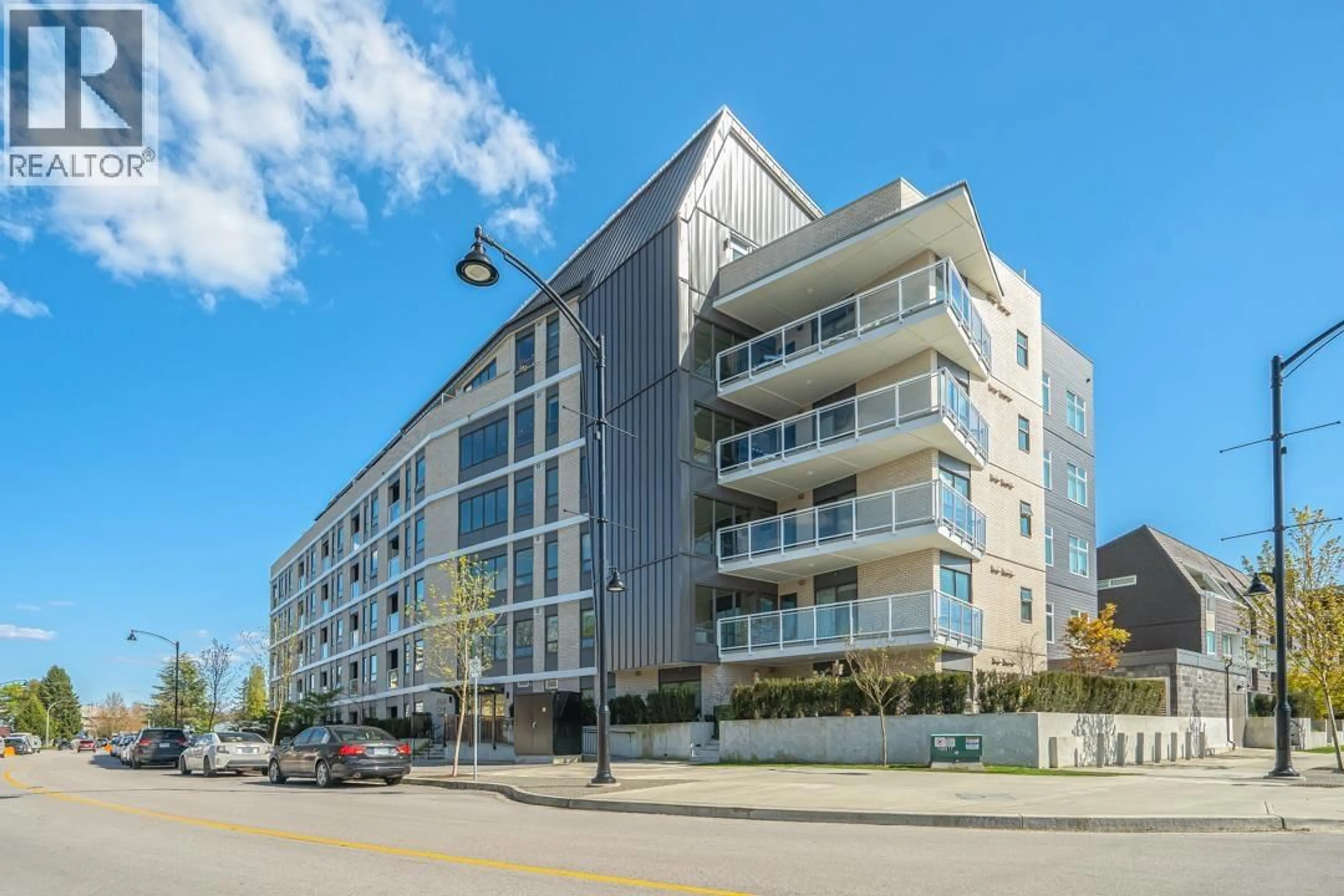 Patio, building for 303 - 22226 BROWN AVENUE, Maple Ridge British Columbia V2X4R2