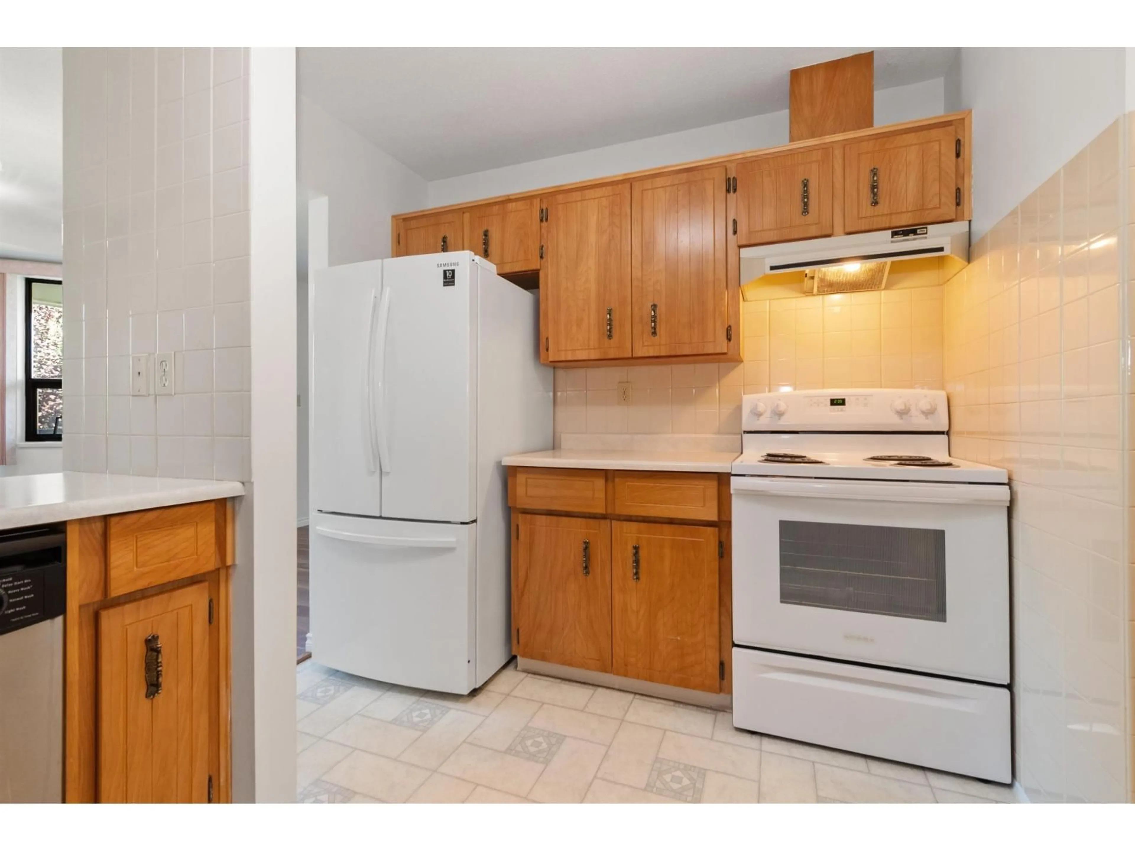 Standard kitchen, unknown for 6 - 7455 HURON STREET, Chilliwack British Columbia V2R2R9