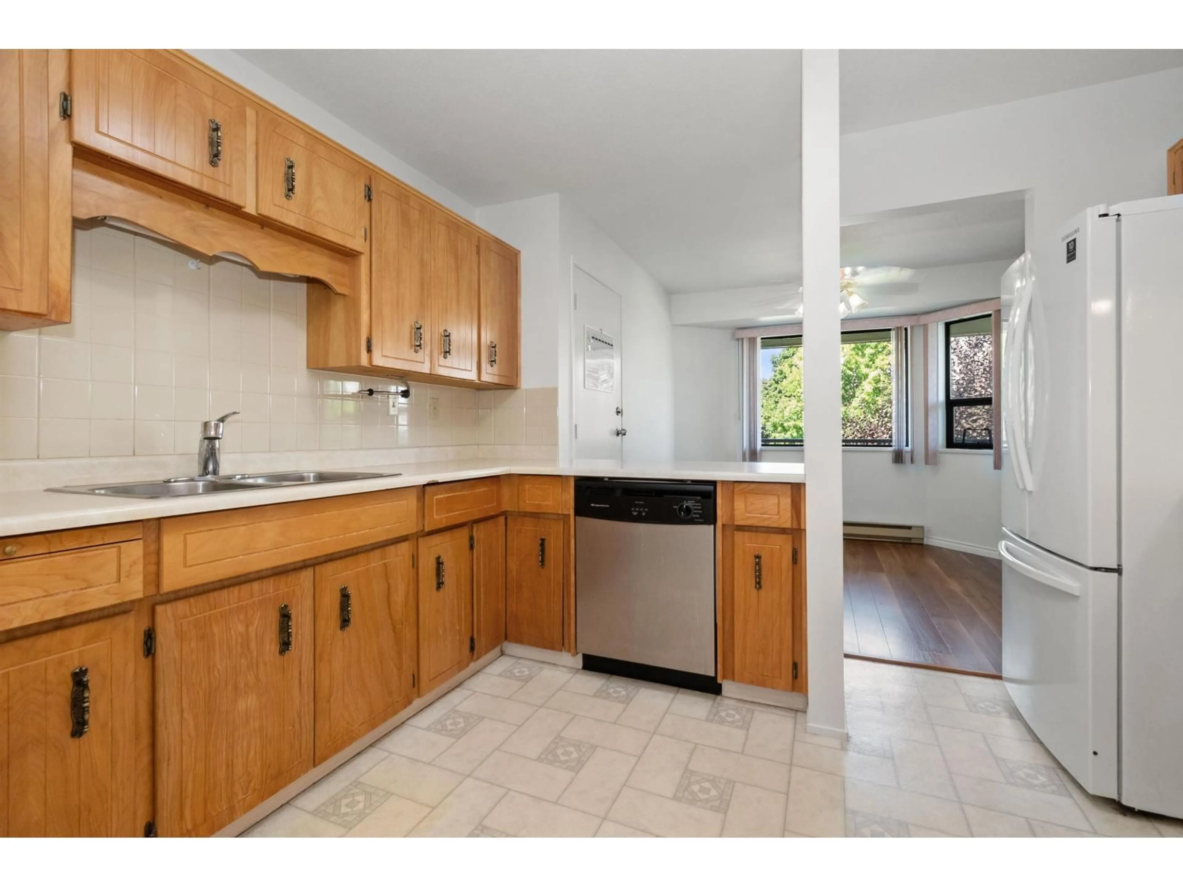 Standard kitchen, unknown for 6 - 7455 HURON STREET, Chilliwack British Columbia V2R2R9