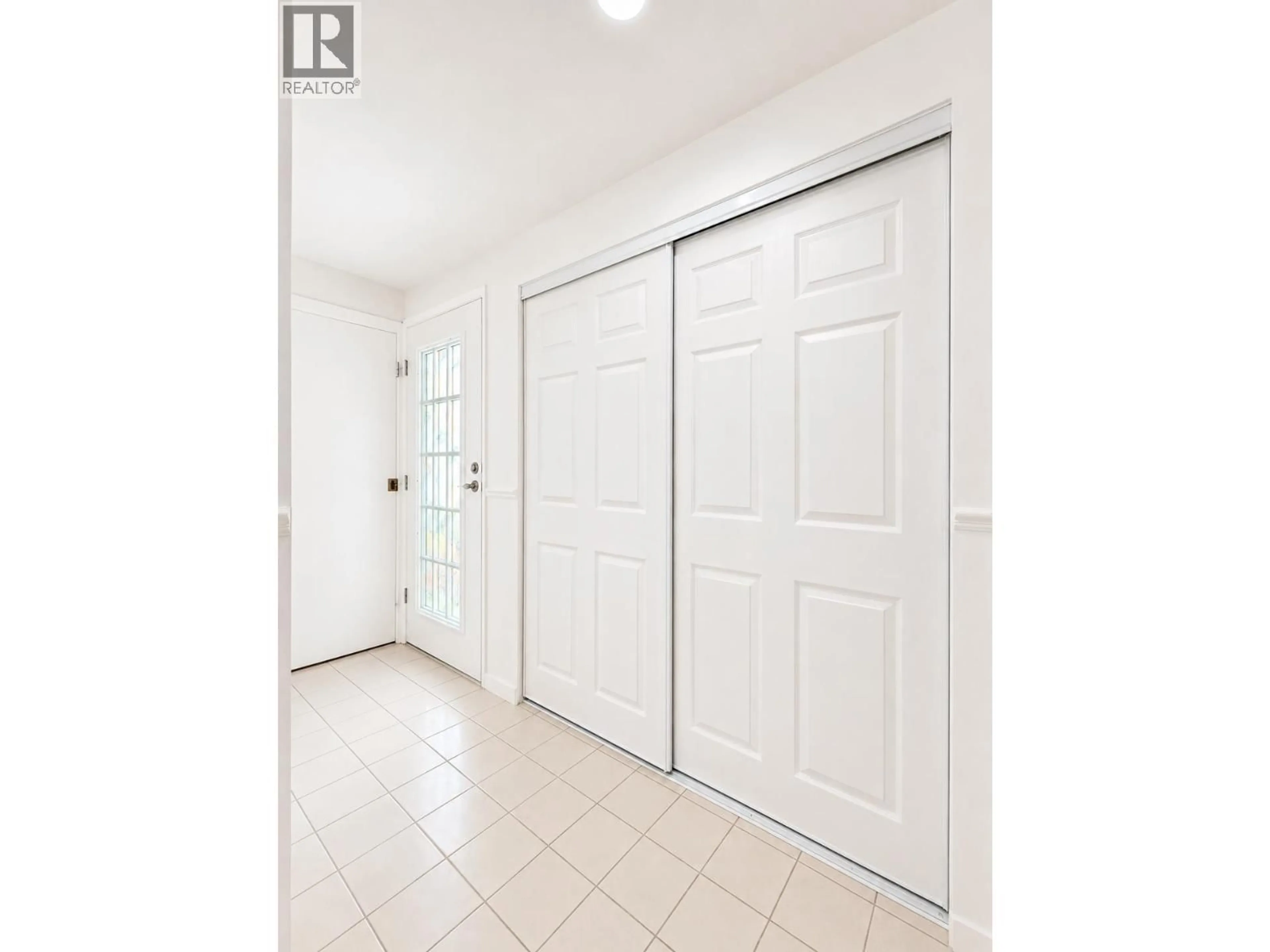 Indoor entryway for 14 - 3459 RIVER ROAD, Delta British Columbia V4K3N2