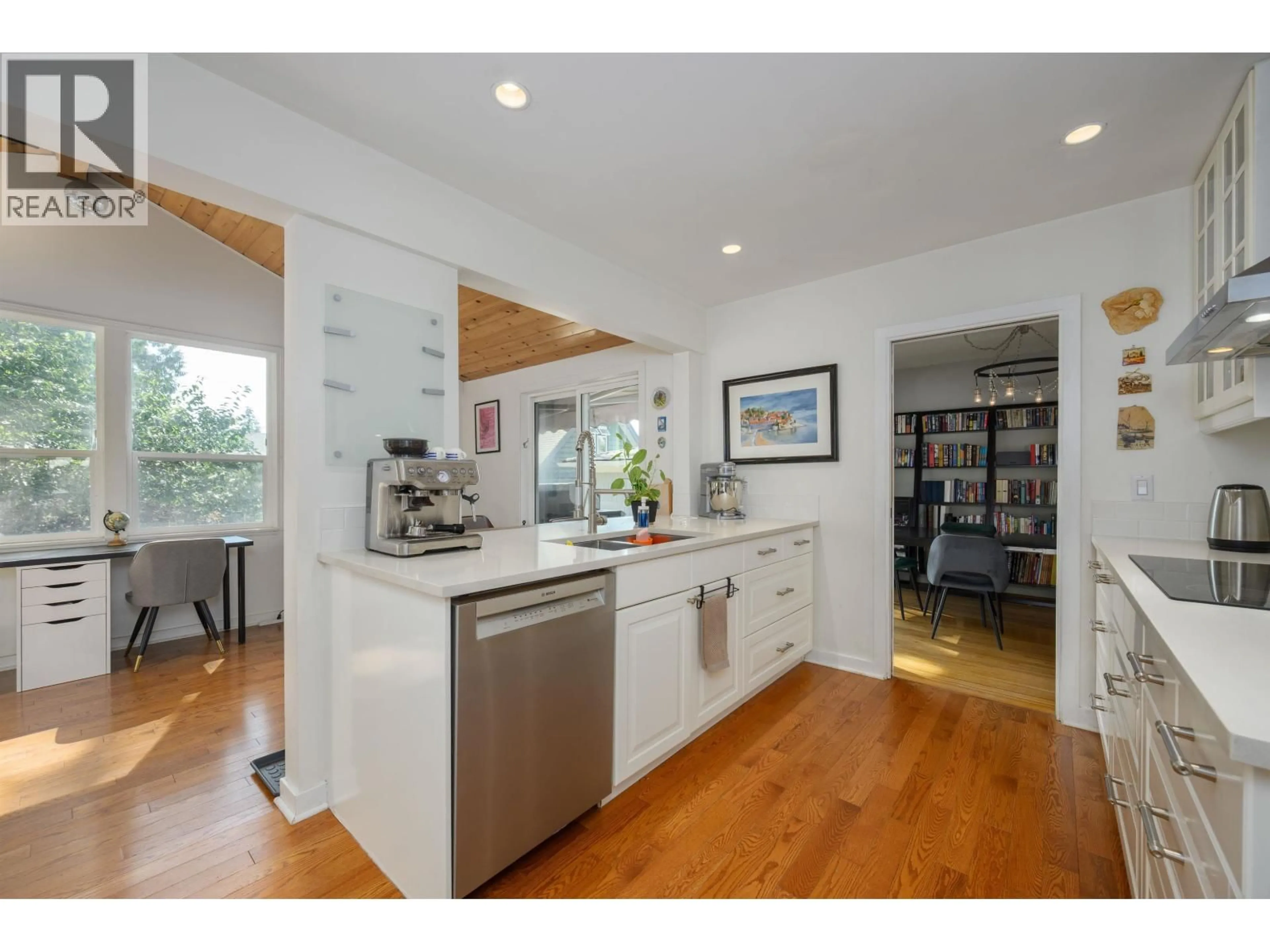Open concept kitchen, wood/laminate floor for 3342 FROMME ROAD, North Vancouver British Columbia V7K2E3