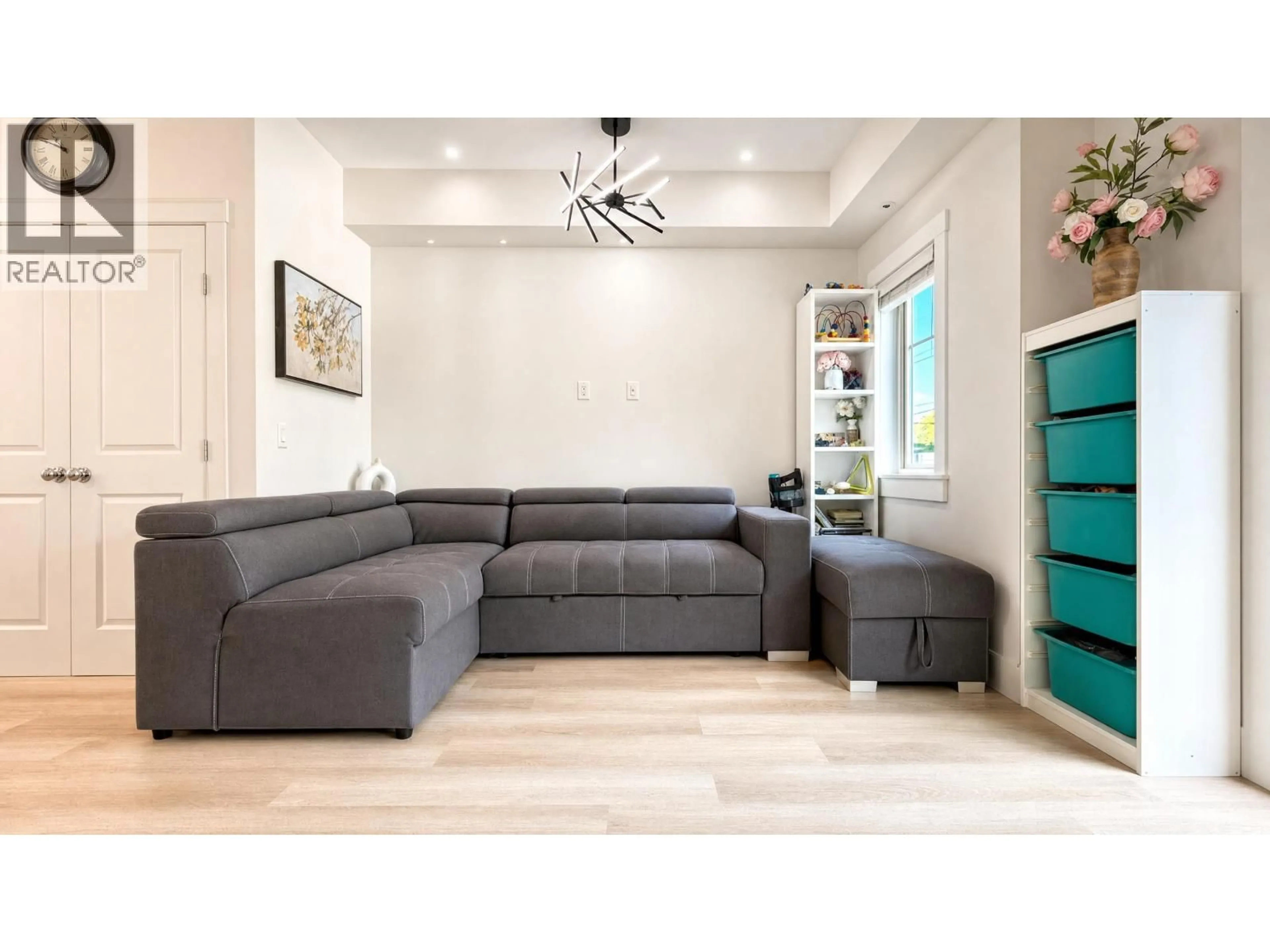 Living room with furniture, unknown for 204 - 7168 STRIDE AVENUE, Burnaby British Columbia V3N1T7